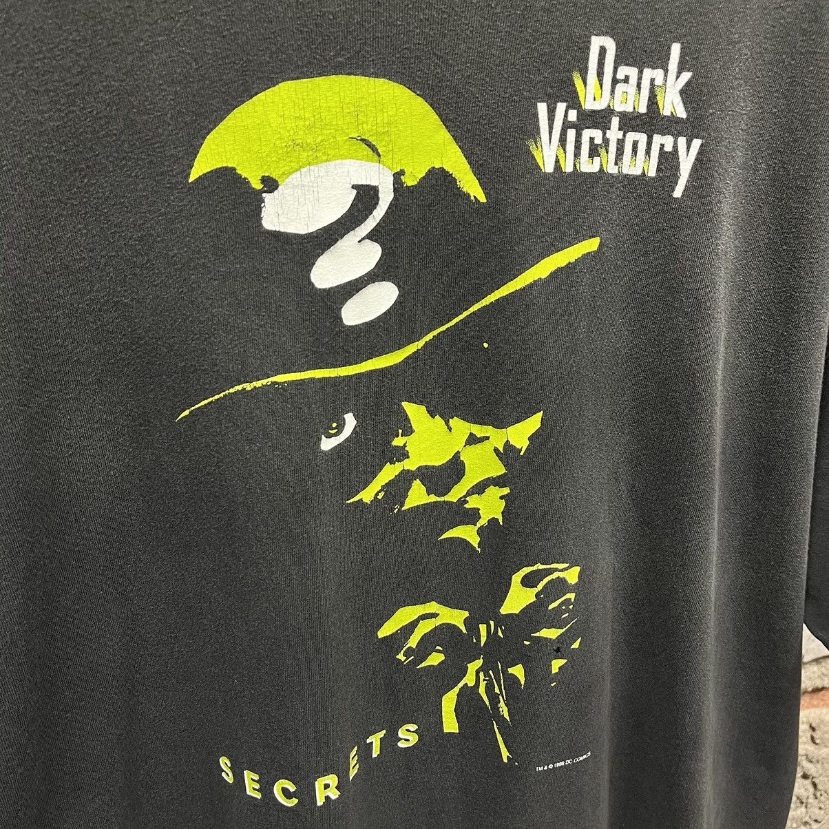 Vintage 1999 DC Comics Batman Riddler Dark Victory Secrets T-Shirt Size US XXL / EU 58 / 5 - 2 Thumbnail