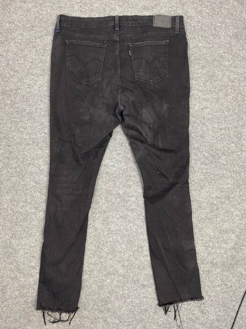 image of 711 Skinny Distressed Denim in Black, Men's (Size 37)