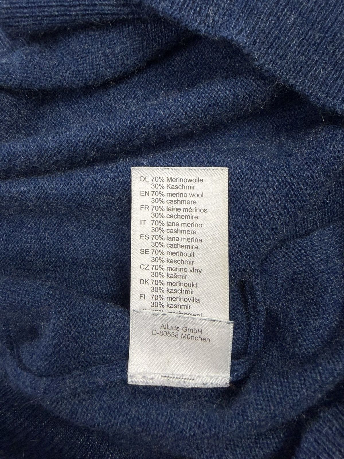 Allude Allude Cashmere Wool Crystal Flower V-neck Knit Sweater L Size L / US 10 / IT 46 - 13 Thumbnail