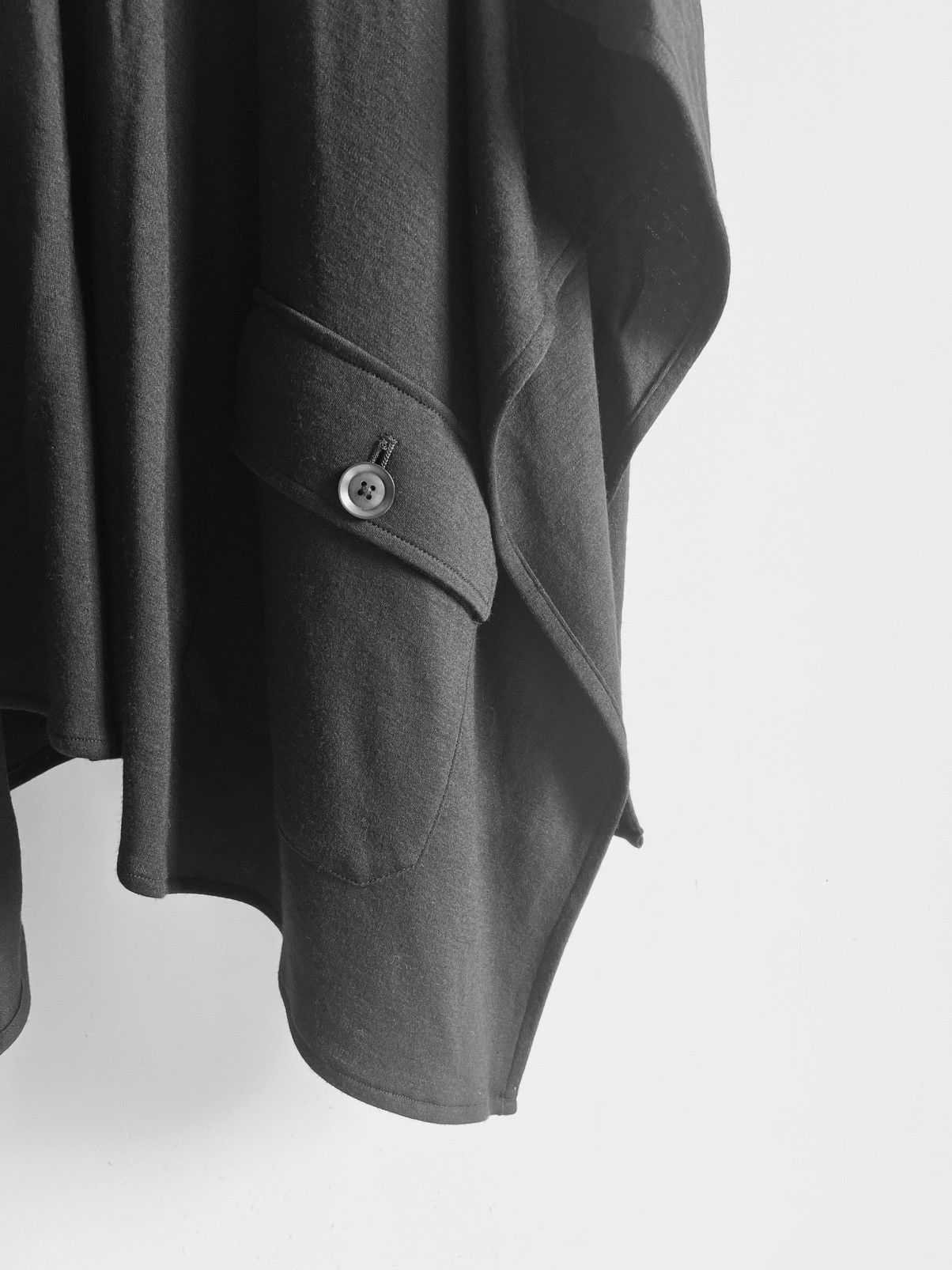 Yohji Yamamoto Yohji Yamamoto Pour Homme - WOOL SMOOTH SLEEVE CLAOK Size US S / EU 44-46 / 1 - 10 Thumbnail