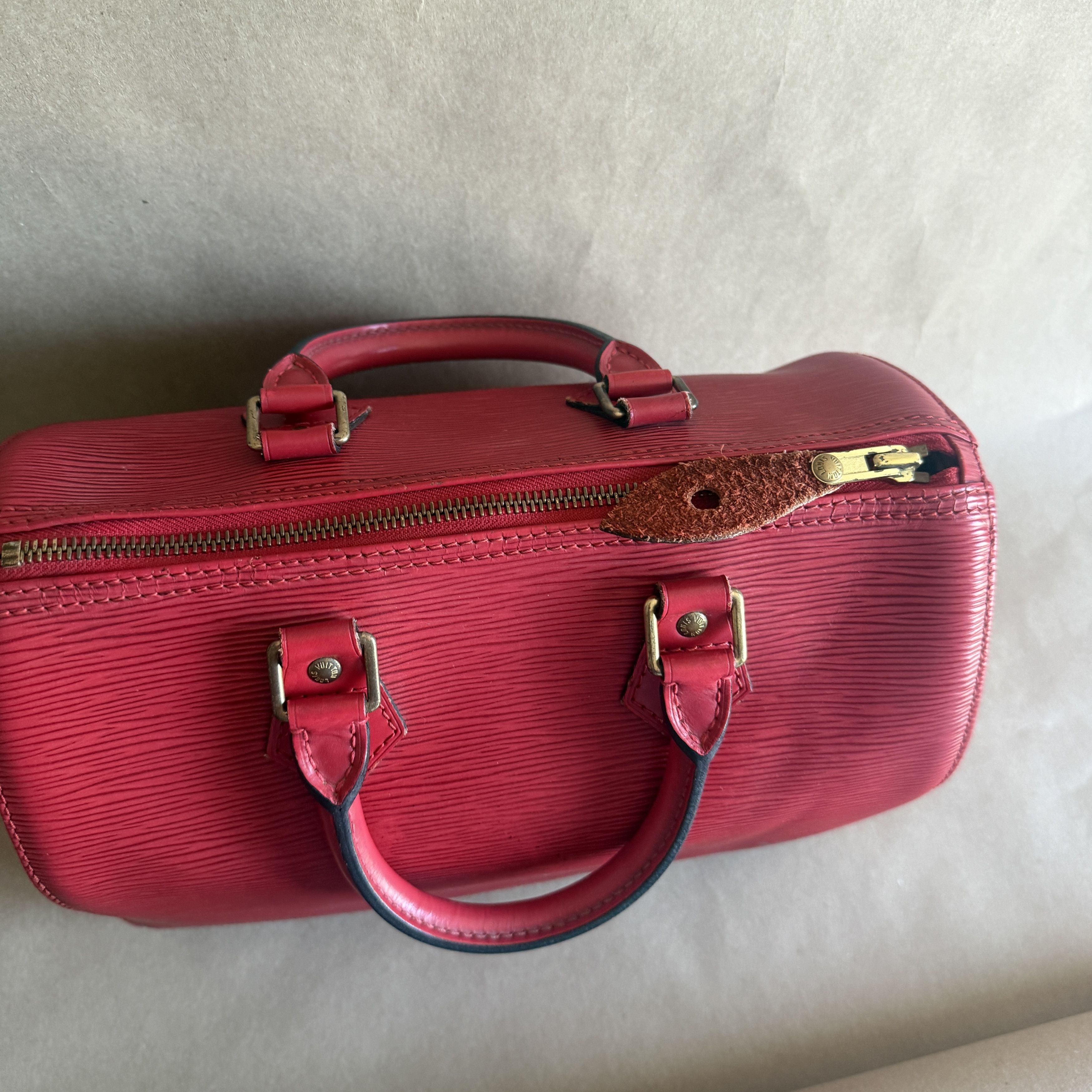 Louis Vuitton Louis Vuitton Speedy 25 in Epi Leather Size ONE SIZE - 10 Thumbnail