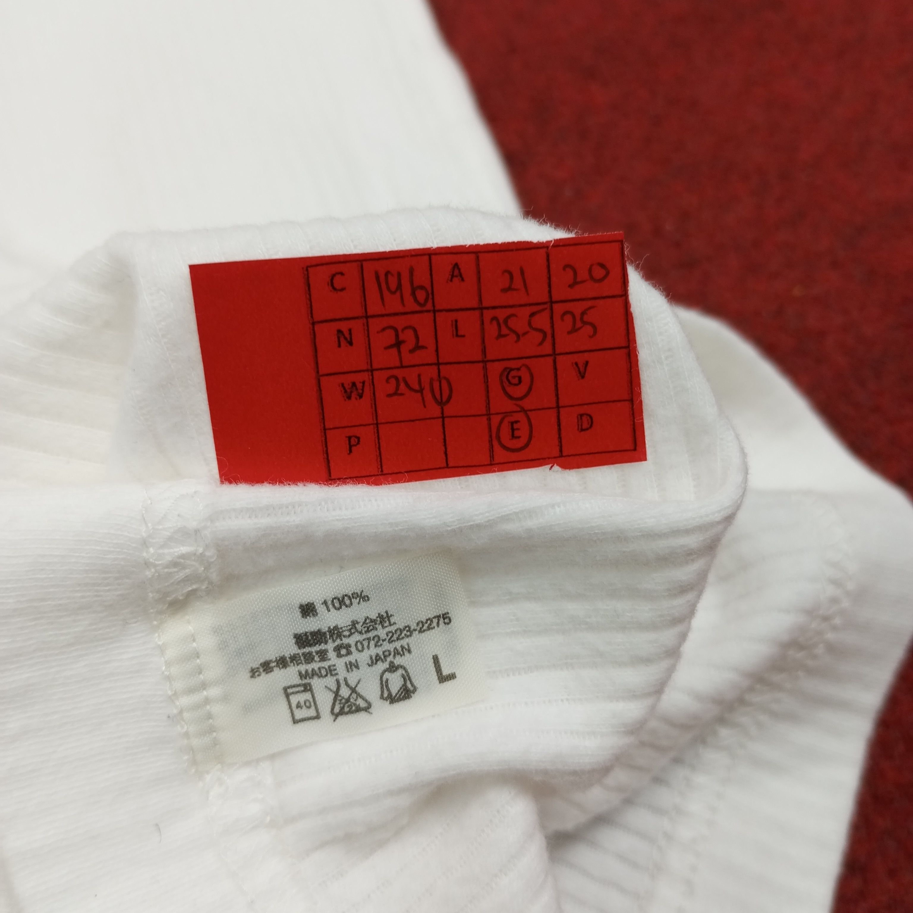 Burberry × Vintage Burberry London Fashion Brand Custom Art Long Sleeve Tshirt Size US L / EU 52-54 / 3 - 7 Thumbnail