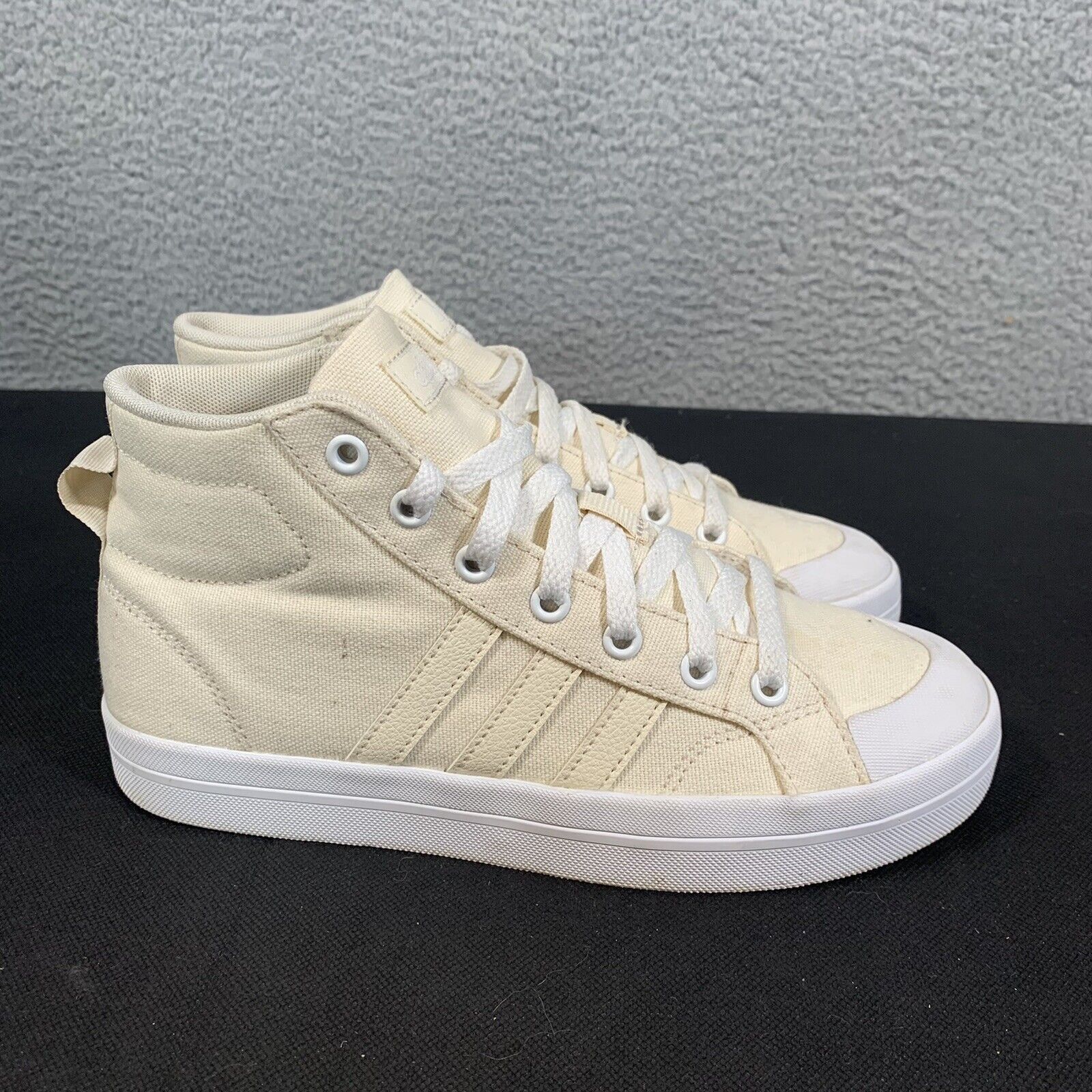 Adidas Adidas Womens Bravada GY5042 Womens Size 6 Size US 11 / IT 41 - 1 Thumbnail
