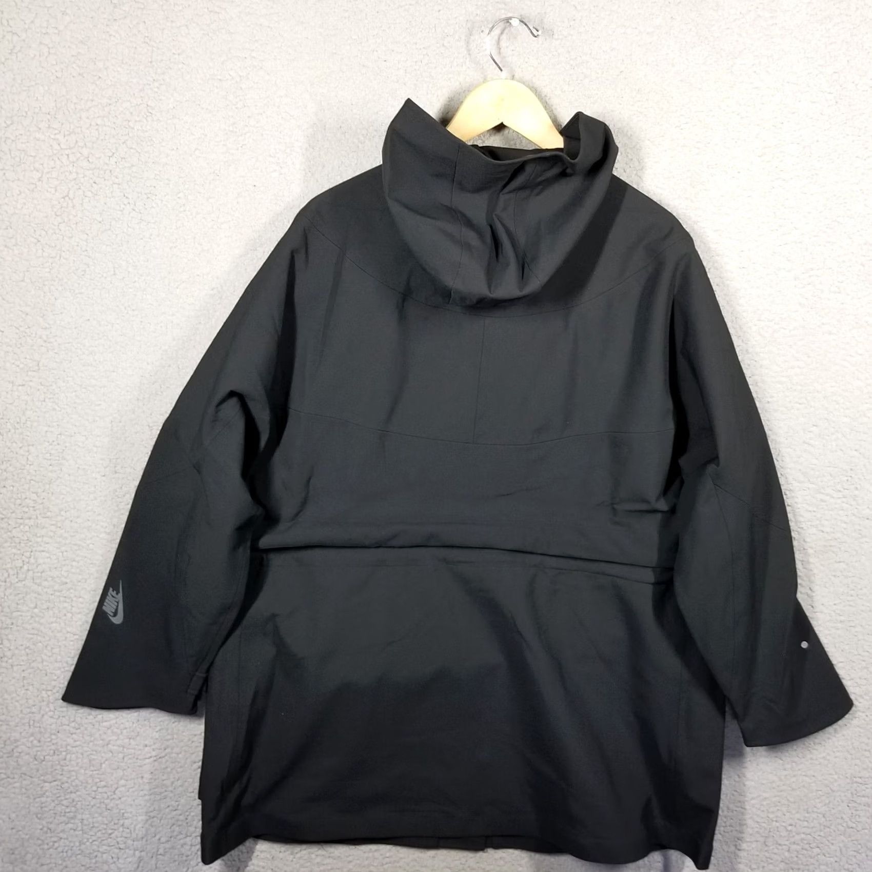 Nike NIKE NIKELAB 2 in 1 Crop JACKET RAIN Wind COAT BLACK AH7236-010 WOMEN's M Jacket Size M / US 6-8 / IT 42-44 - 4 Thumbnail