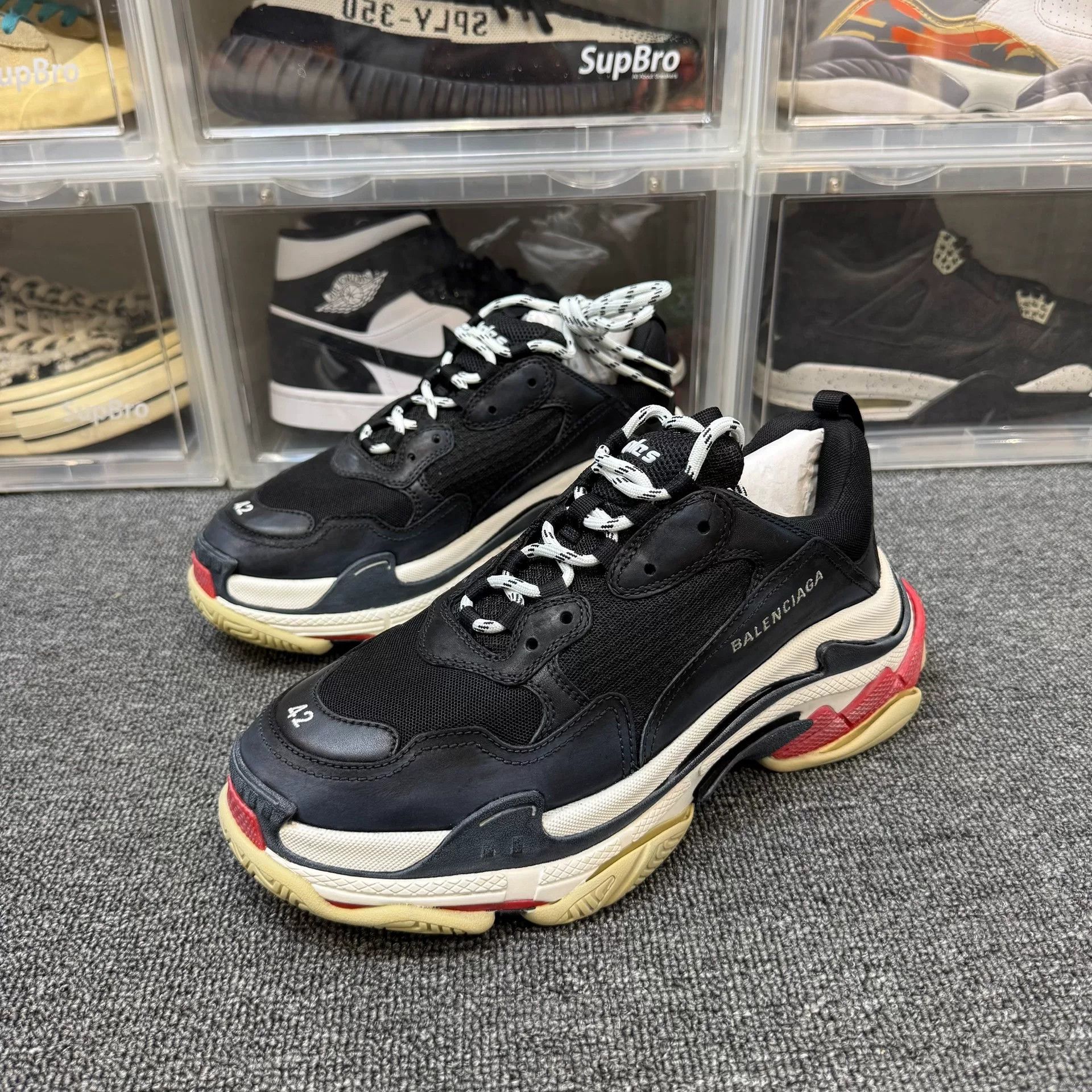 Balenciaga Balenciaga Triple S Black Red Sneakers Size US 9 / EU 42 - 1 Thumbnail