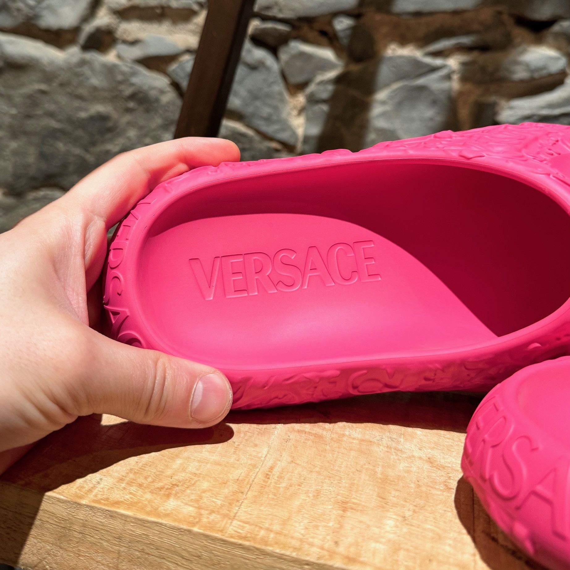 Versace Versace Pink Barocco Medusa Dimension Pool Slides Size US 7 / EU 40 - 6 Thumbnail