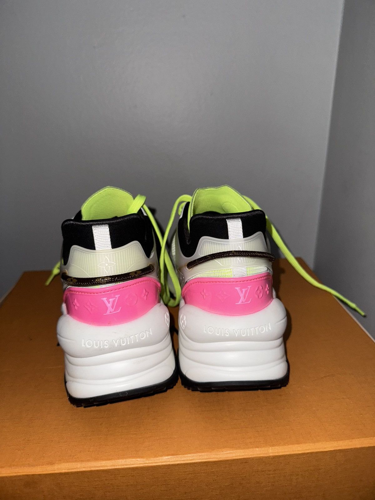 Louis Vuitton loui vuitton run 55 white neon Size US 6 / IT 36 - 6 Thumbnail