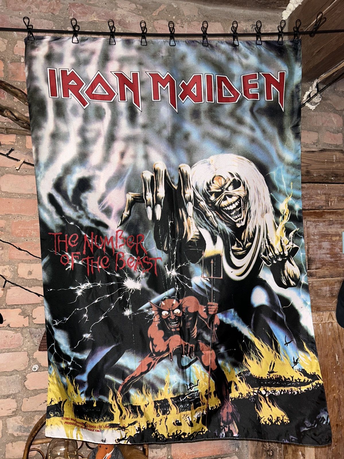 Band Tees 80s Vintage 1982 Iron Maiden The Number Of The Beast Flag Size ONE SIZE - 1 Thumbnail
