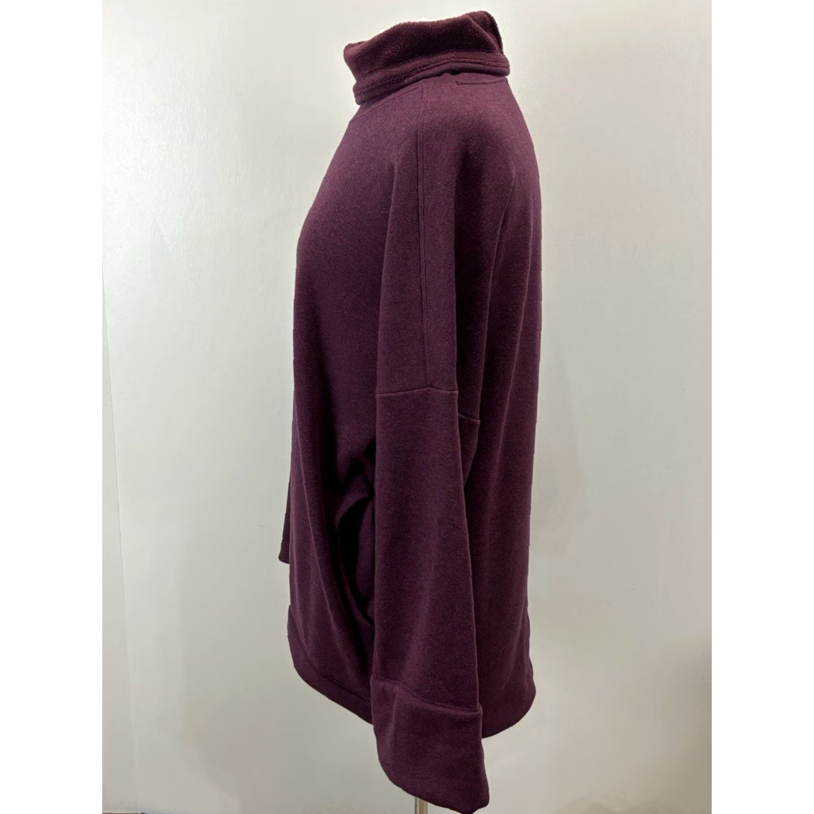 Athleta Athleta Cozy Karma Funnel Neck Oversized Sweatshirt Wine Burgundy Size M Women’s Size M / US 6-8 / IT 42-44 - 2 Thumbnail