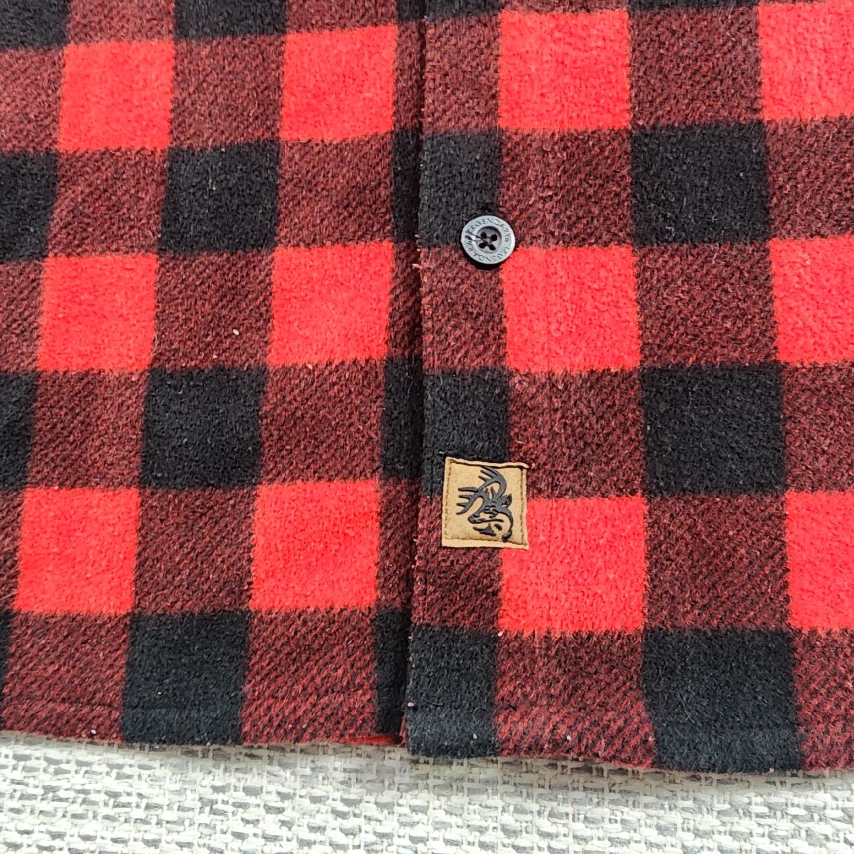 Vintage Legendary Whitetails Shirt Mens LT Red Buffalo Plaid Flannel Button-Up Long Sleeve Pockets All Seasons Heavyweight Workwear Size US L / EU 52-54 / 3 - 4 Thumbnail