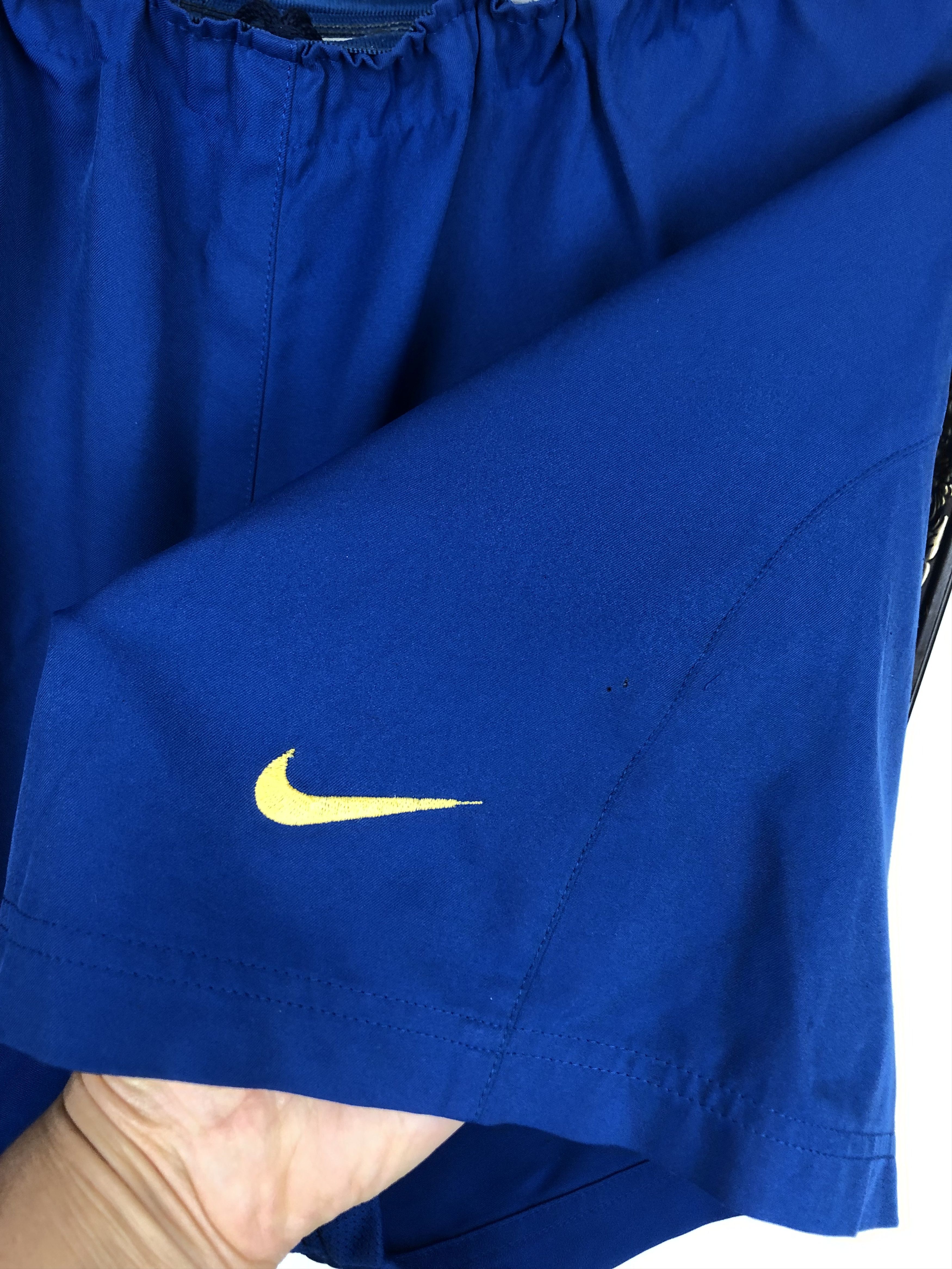 Nike Vintage Nike Barcelona Football Shorts Soccer Hype Size M Size US 32 / EU 48 - 2 Thumbnail