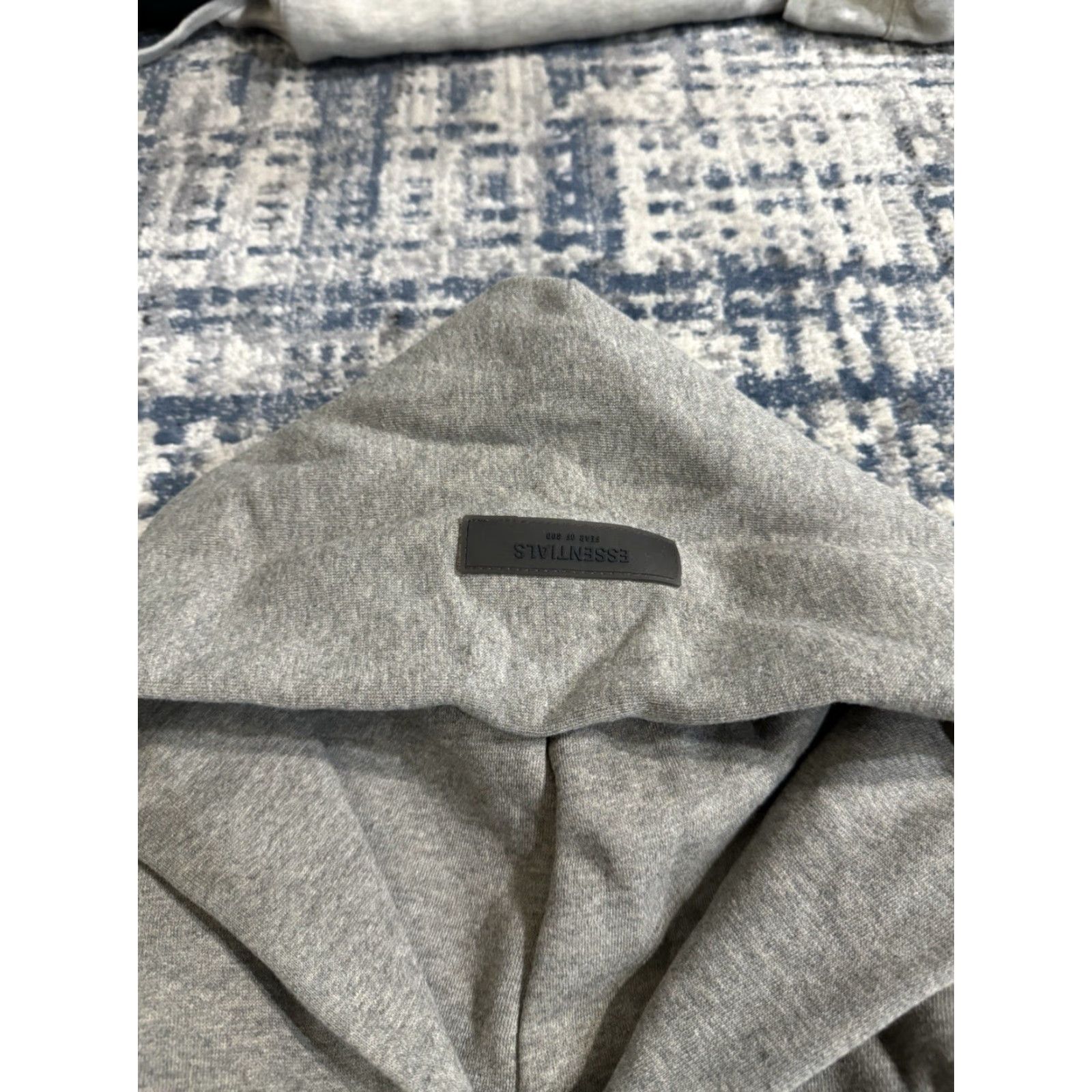 Essentials VINTAGE Fear Of God Essentials Hoodie FW22 Dark Oatmeal L Gray Logo Pullover Hooded Oversized Regular Men NWT Size US L / EU 52-54 / 3 - 7 Thumbnail