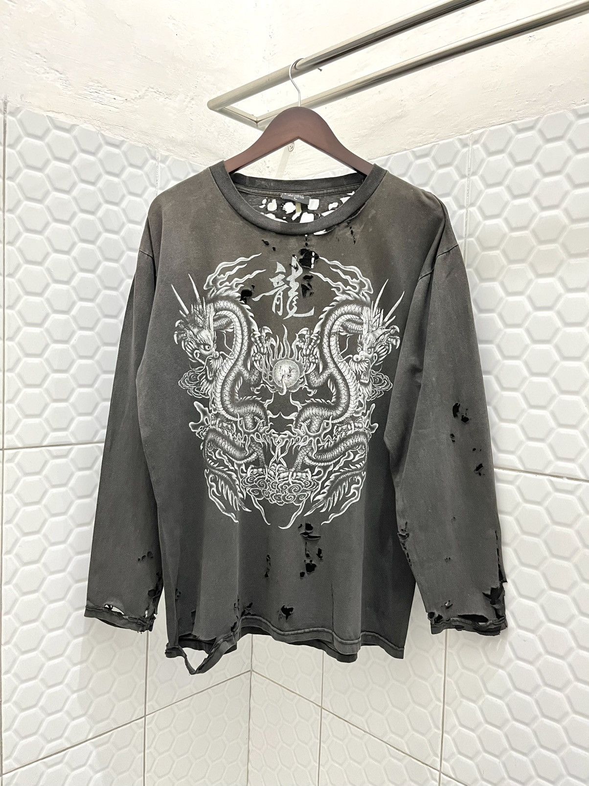 4GSELLER × Vintage Vintage 90's Thrased Dragon Yin Yang Longsleeve Size US L / EU 52-54 / 3 - 1 Thumbnail
