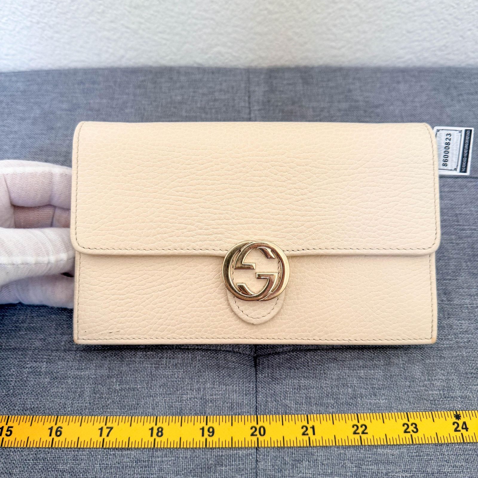 Gucci Gucci Interlocking G Beige Chain Crossbody Bag Size ONE SIZE - 1 Thumbnail