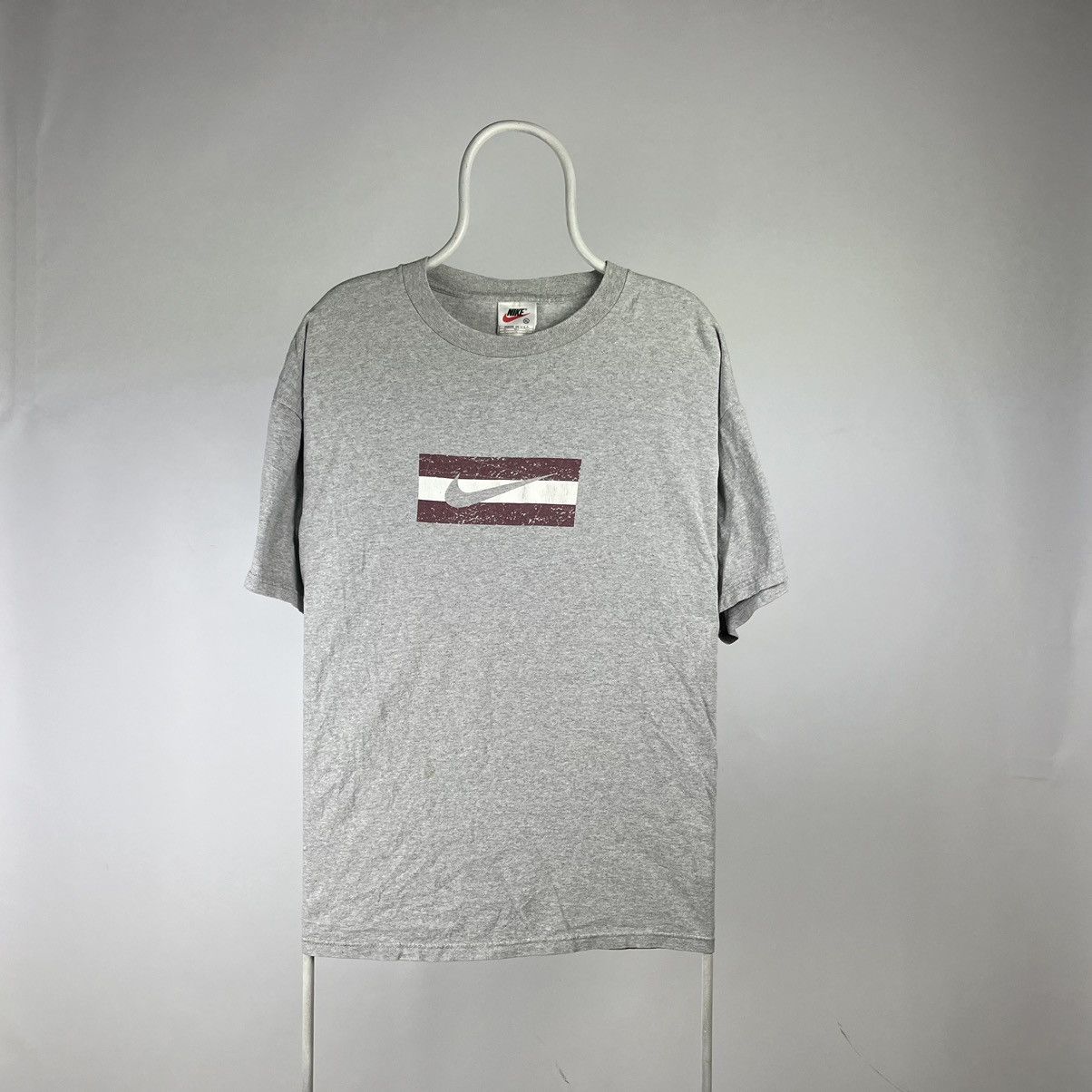 Nike Vintage Nike T-shirt USA size XLarge box logo Size US XL / EU 56 / 4 - 1 Thumbnail