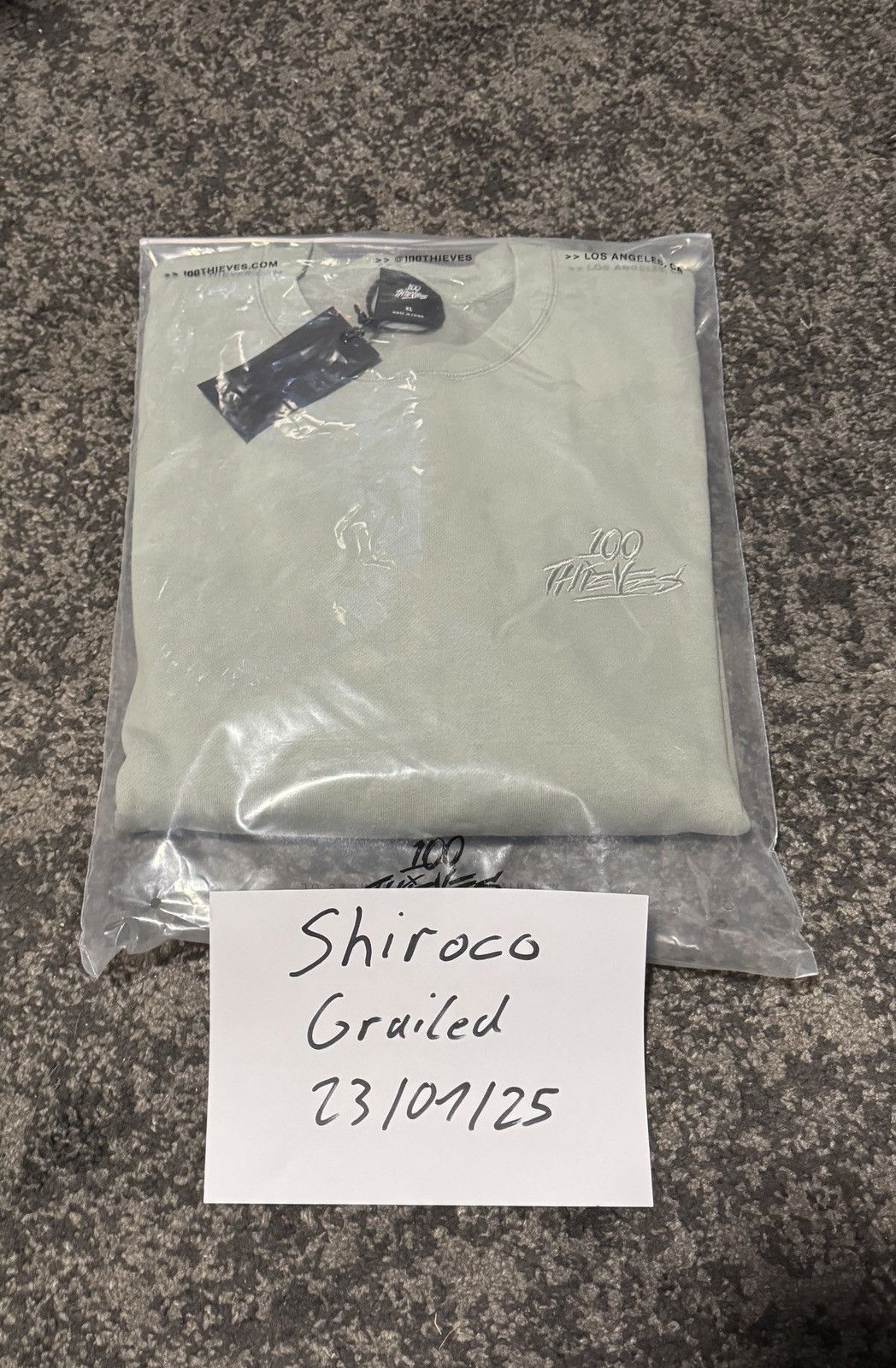 100 Thieves 100 Thieves Foundation crewneck stonewashed green, size XL Size US XL / EU 56 / 4 - 1 Thumbnail