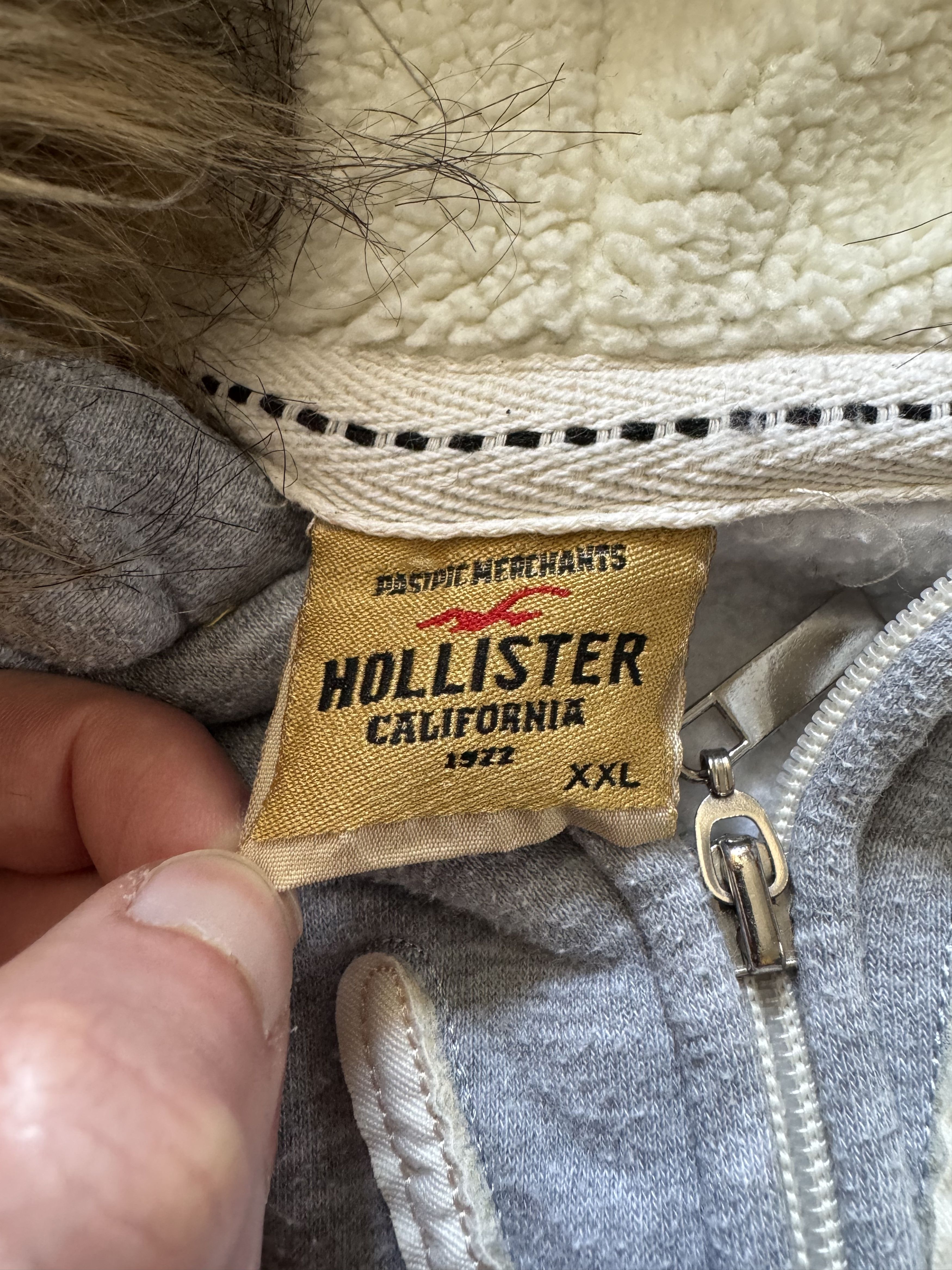 Avant Garde × Hollister × Vintage Y2K Hollister Fur Zip
