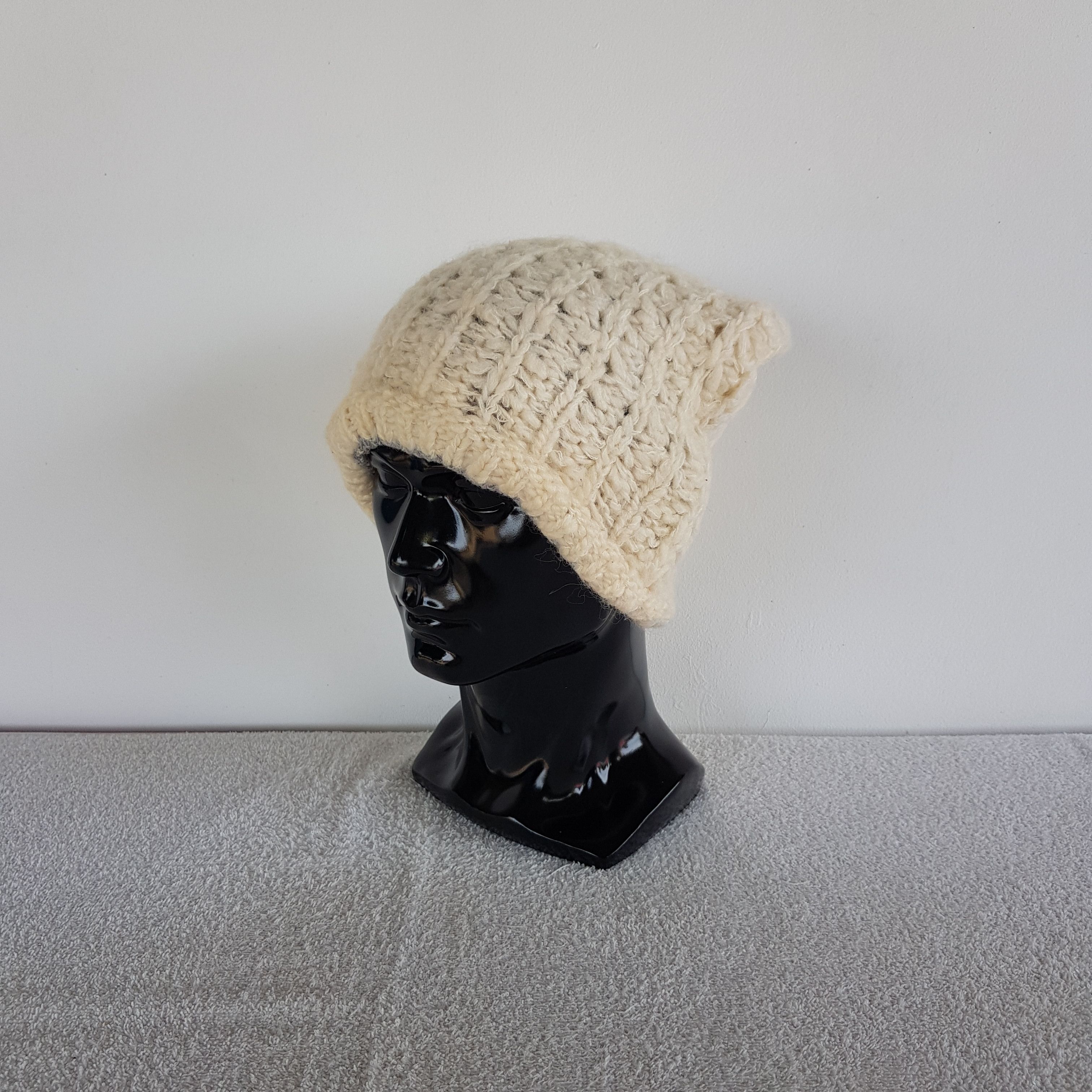 Aran Isles Knitwear Vintage Descente Beanie 90s Slouchy Crochet Snow Caps Hats Size ONE SIZE - 1 Thumbnail