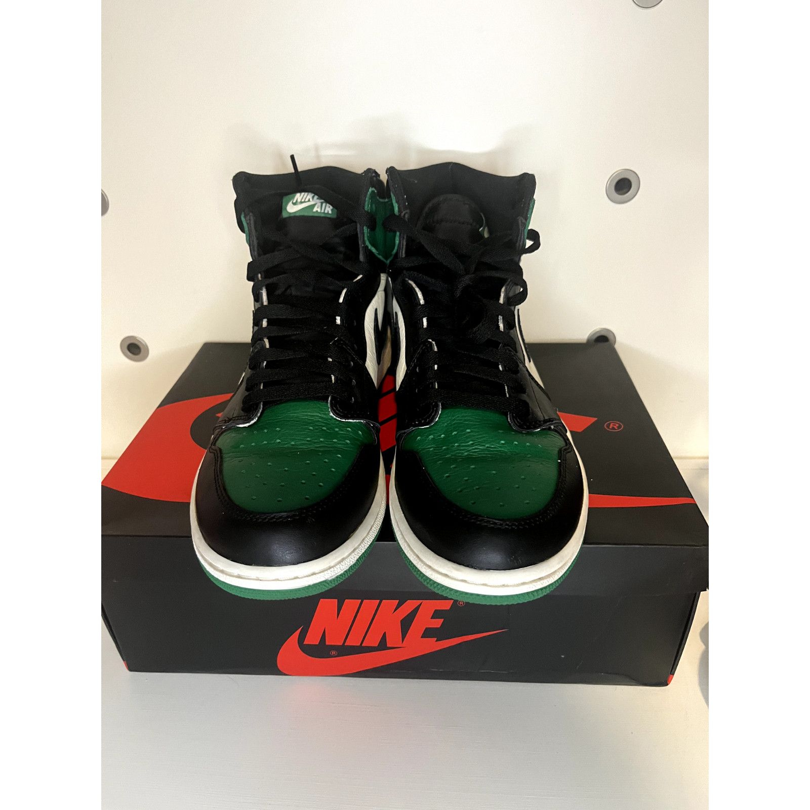 Jordan Brand Jordan One High Pine Green 555088-140 GREAT CONDITION Size US 11 / EU 44 - 10 Thumbnail