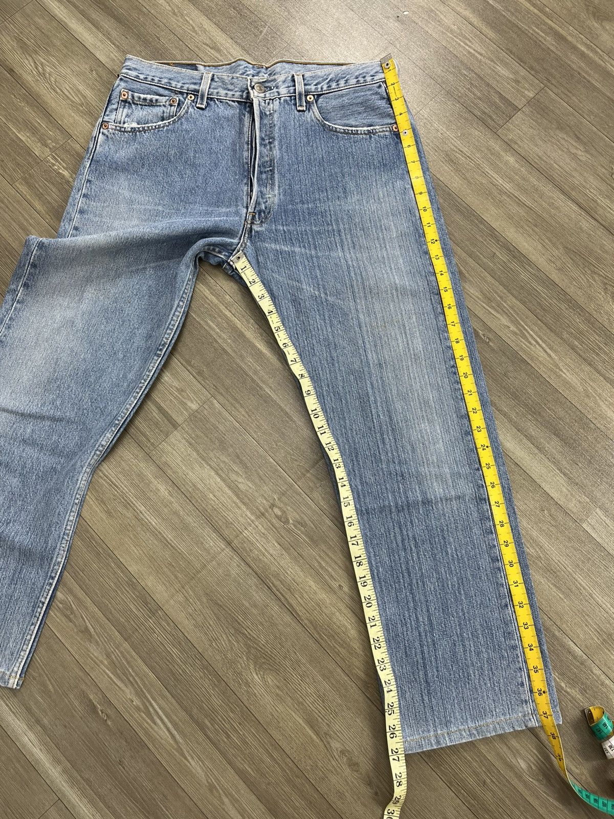 Levi's Vintage Clothing 🇺🇸1990s Vintage Levis 501 33x32 Straight Leg Light Blue Jeans Size US 32 / EU 48 - 24 Thumbnail