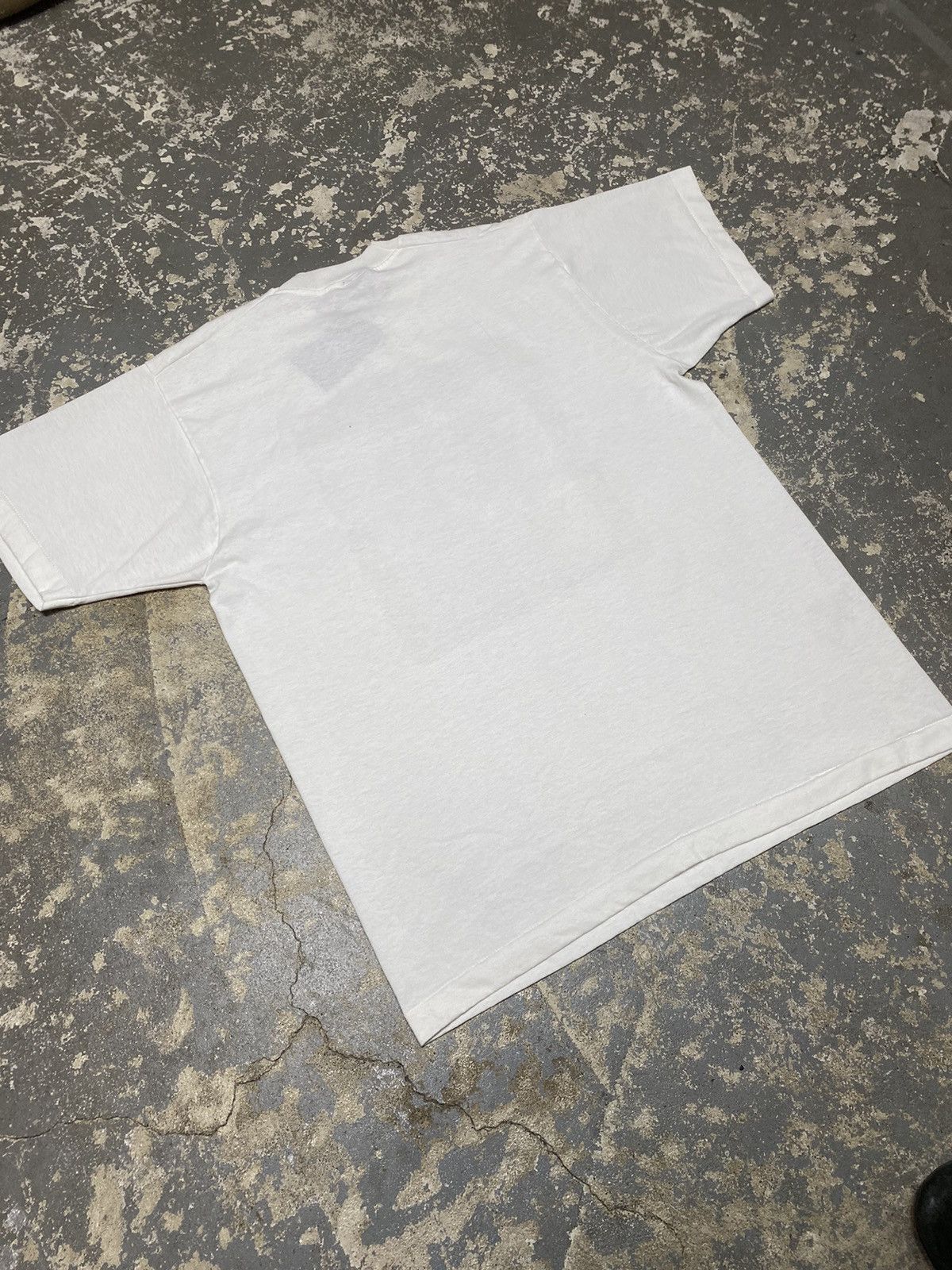 Japanese Brand × Vintage Vintage Wanted! Dangerous $100k Reward Funny Tshirt Size US L / EU 52-54 / 3 - 11 Thumbnail