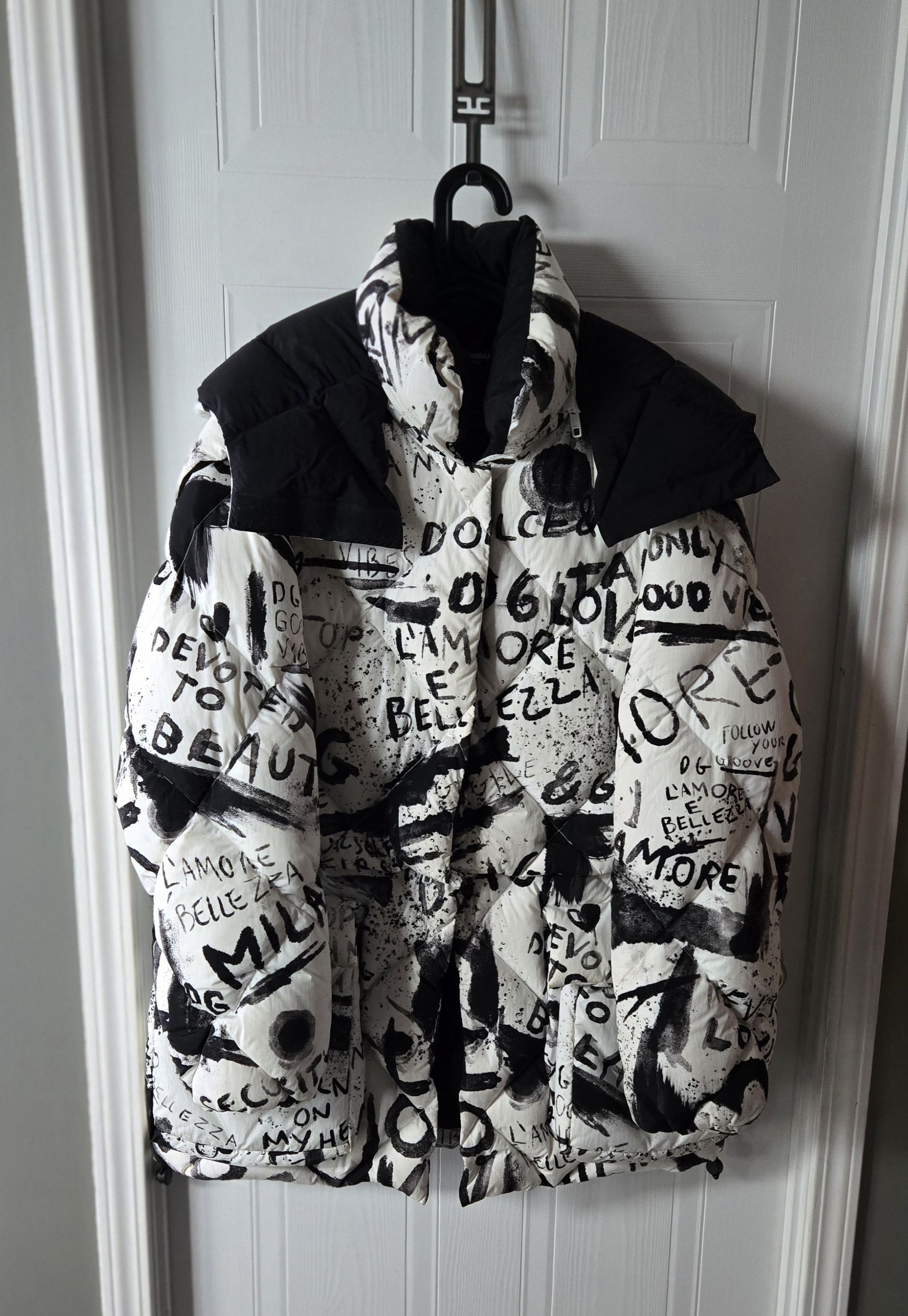 Dolce & Gabbana Dolce & Gabana Grafitti Print Down Jacket Size M / US 6-8 / IT 42-44 - 1 Thumbnail