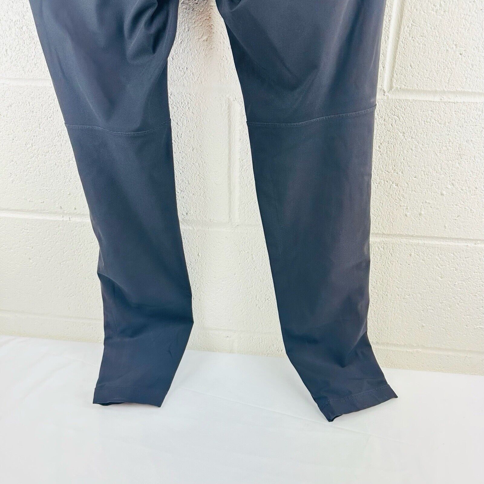 Lululemon Lululemon Commission Pant Classic Fit Warpstreme Navy 32 Size US 32 / EU 48 - 7 Thumbnail