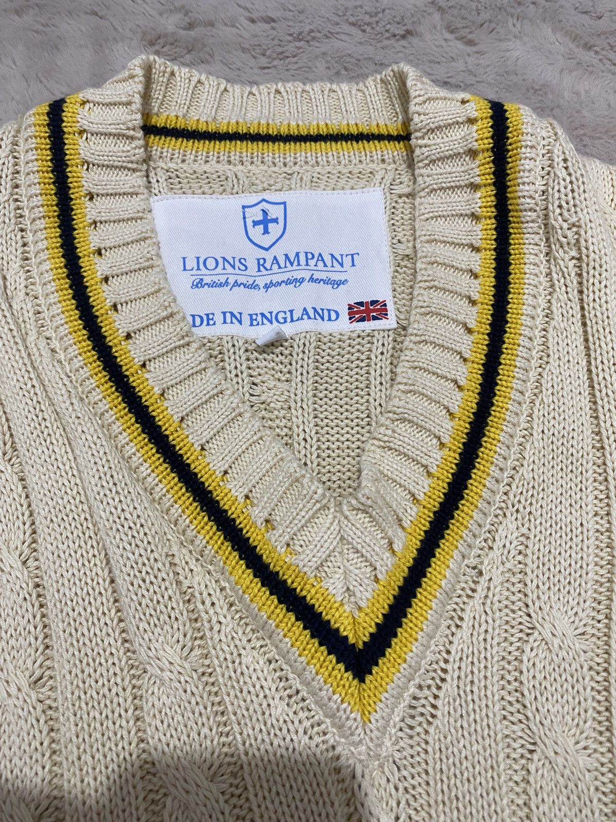Vintage Lions rampant england beautiful rare cable long Knitwear Size US XL / EU 56 / 4 - 5 Thumbnail