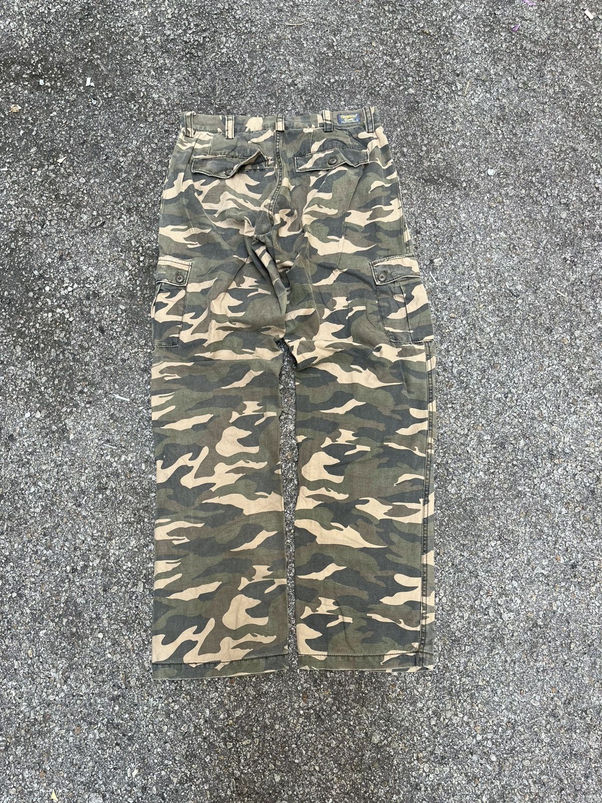 Oshkosh Oshkosh Classic Camoflauge Cargo Pants Size US 31 - 10 Thumbnail