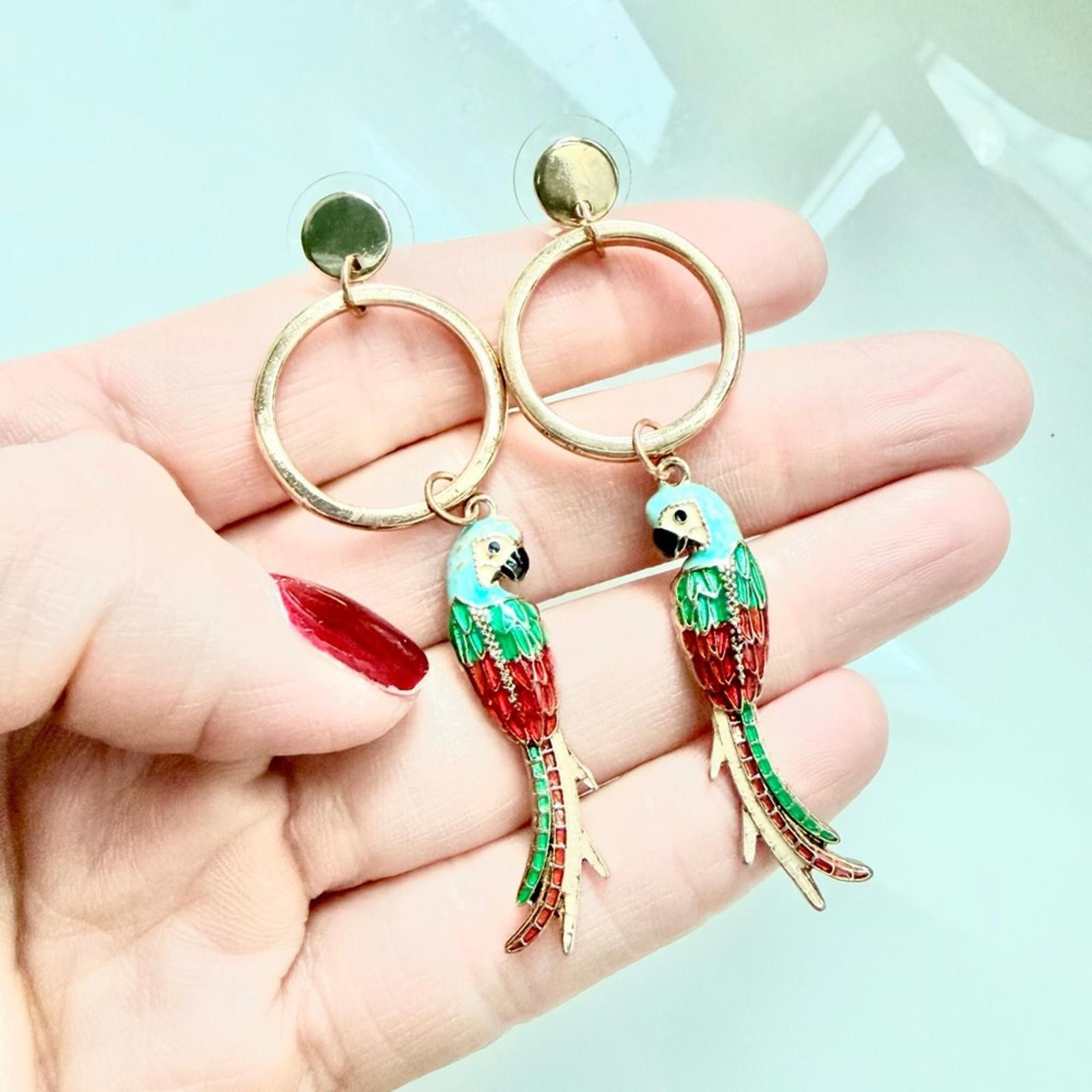 Other VTG Colorful Enamel Parrot Drop Earrings Gold Tone Hoops Size ONE SIZE - 2 Thumbnail