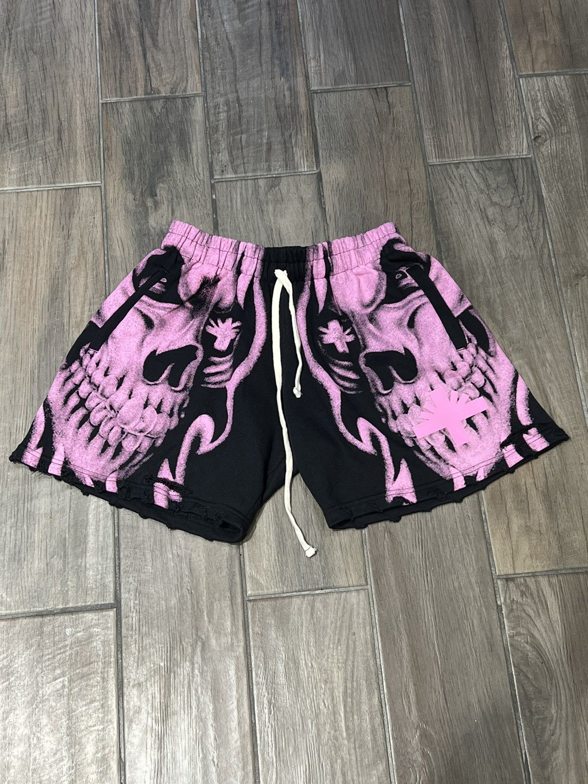 VERTABRAE “SKULL SHORTS” (BLACK/PINK) - SIZE MEDIUM