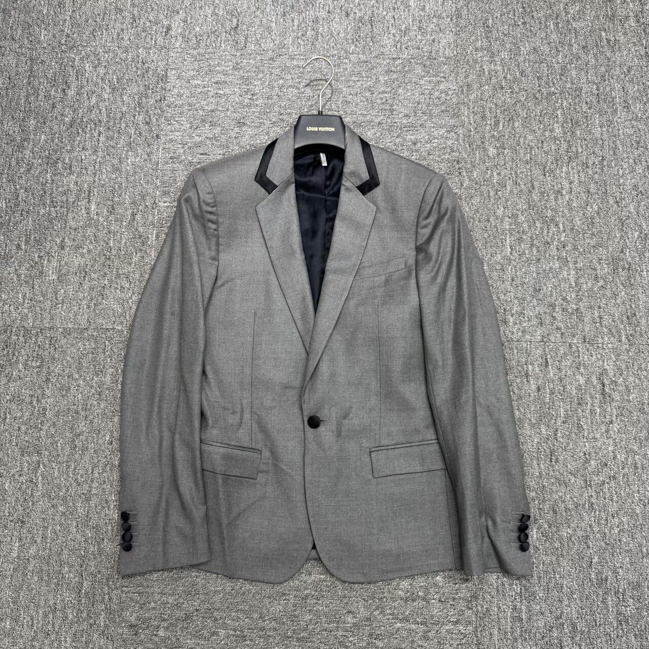 Dior dior wool suit jacket in size 44. Size US L / EU 52-54 / 3 - 1 Thumbnail
