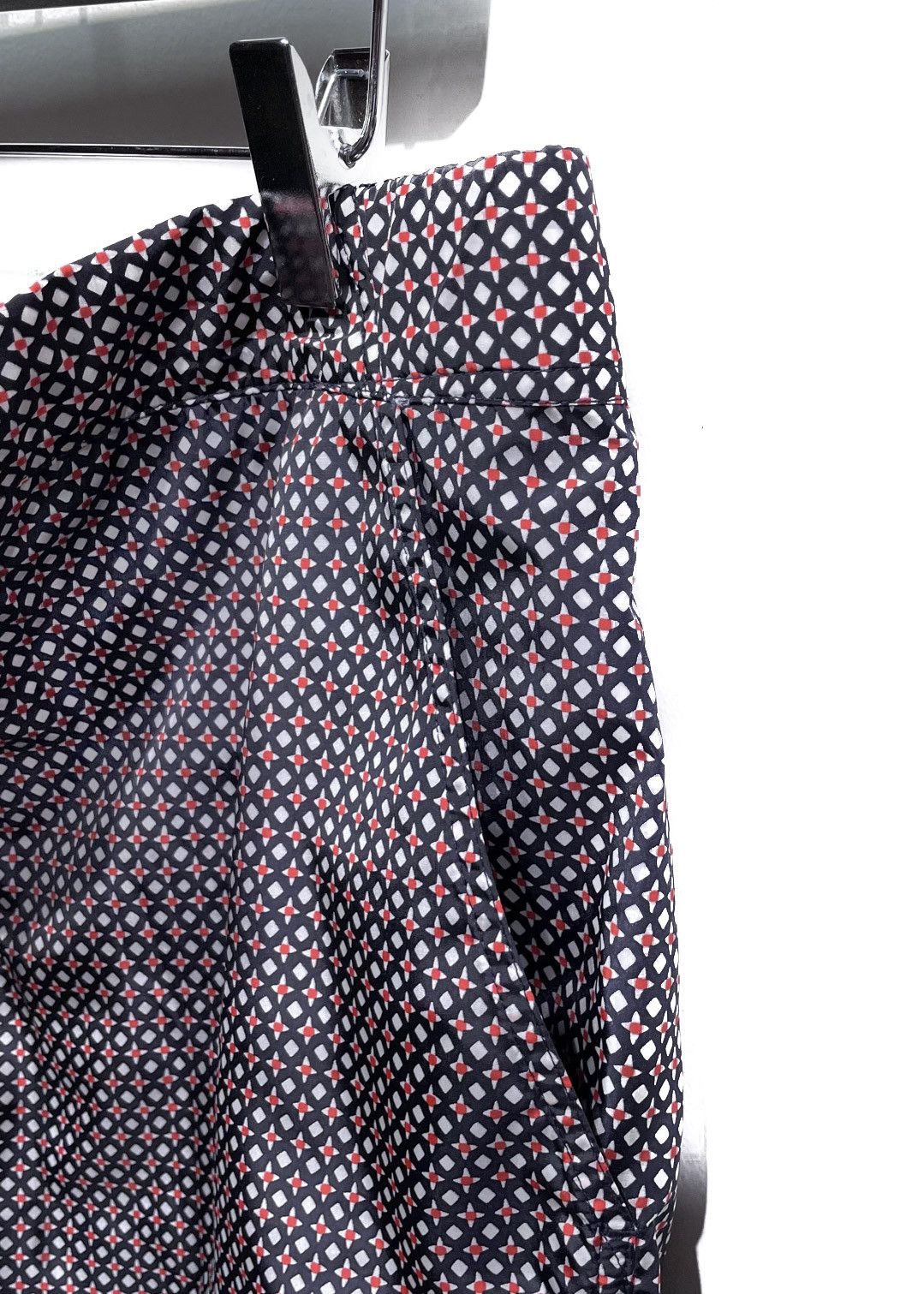 Louis Vuitton Louis Vuitton Navy Blue Red Petal Print Swim Trunks Size US 34 / EU 50 - 4 Thumbnail