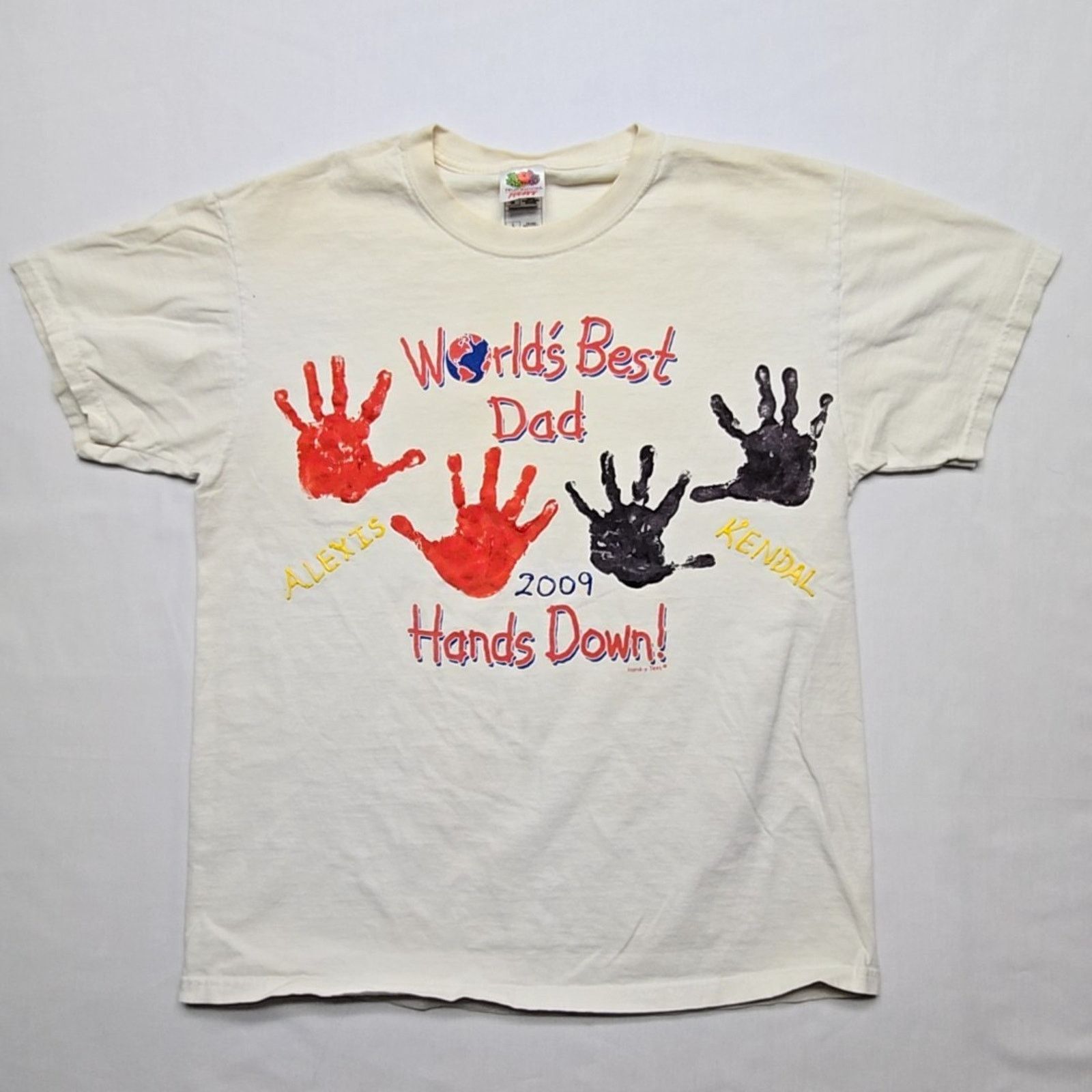 Fruit Of The Loom World's Best Dad Shirt Cream Large Handprint White Tee 2000s Size US L / EU 52-54 / 3 - 1 Thumbnail