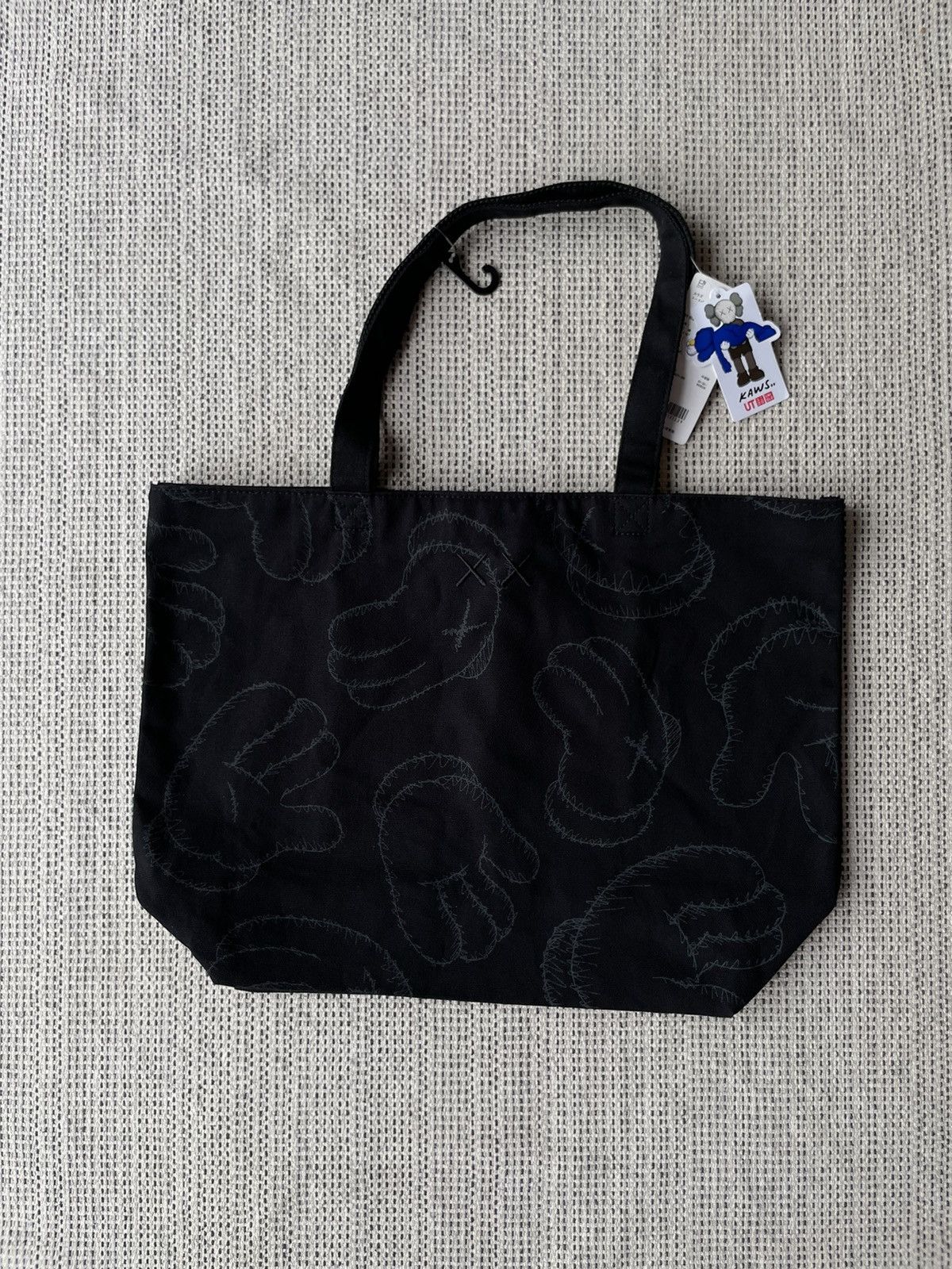 Japanese Brand × Kaws × Uniqlo Kaws x Uniqlo Hand Tote Bag Blackout Size ONE SIZE - 1 Thumbnail