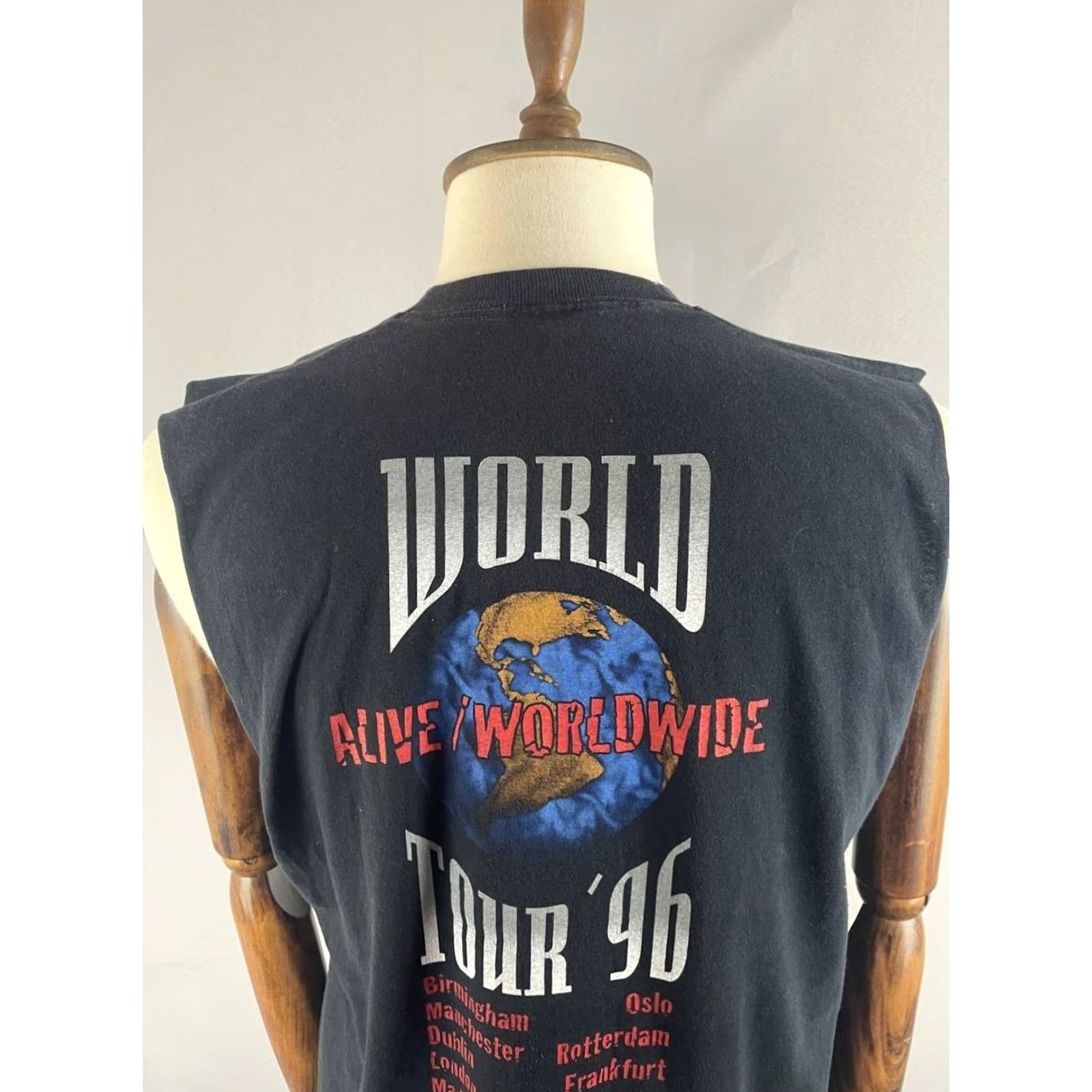 Vintage Kiss T-Shirt L Black Mens Cotton Crew Neck Sleeveless Pullover 1996 Size Size US L / EU 52-54 / 3 - 7 Thumbnail