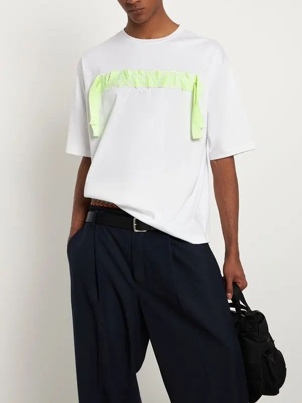 o1sl1vt10524 T-Shirts in White & Yellow