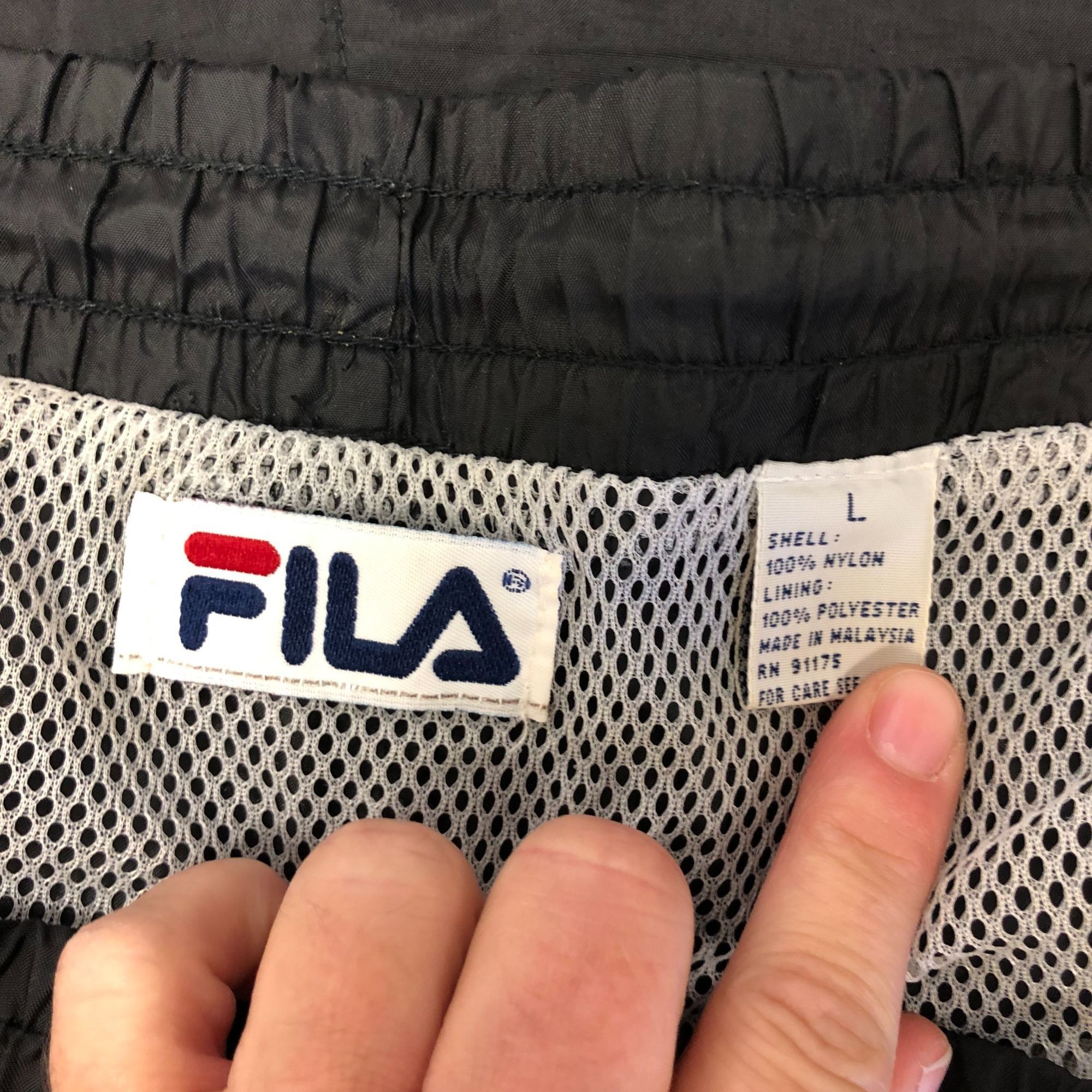 Fila Vtg FILA Logo Black Nylon Running TRACK Workout Shorts Size US 37 - 4 Thumbnail
