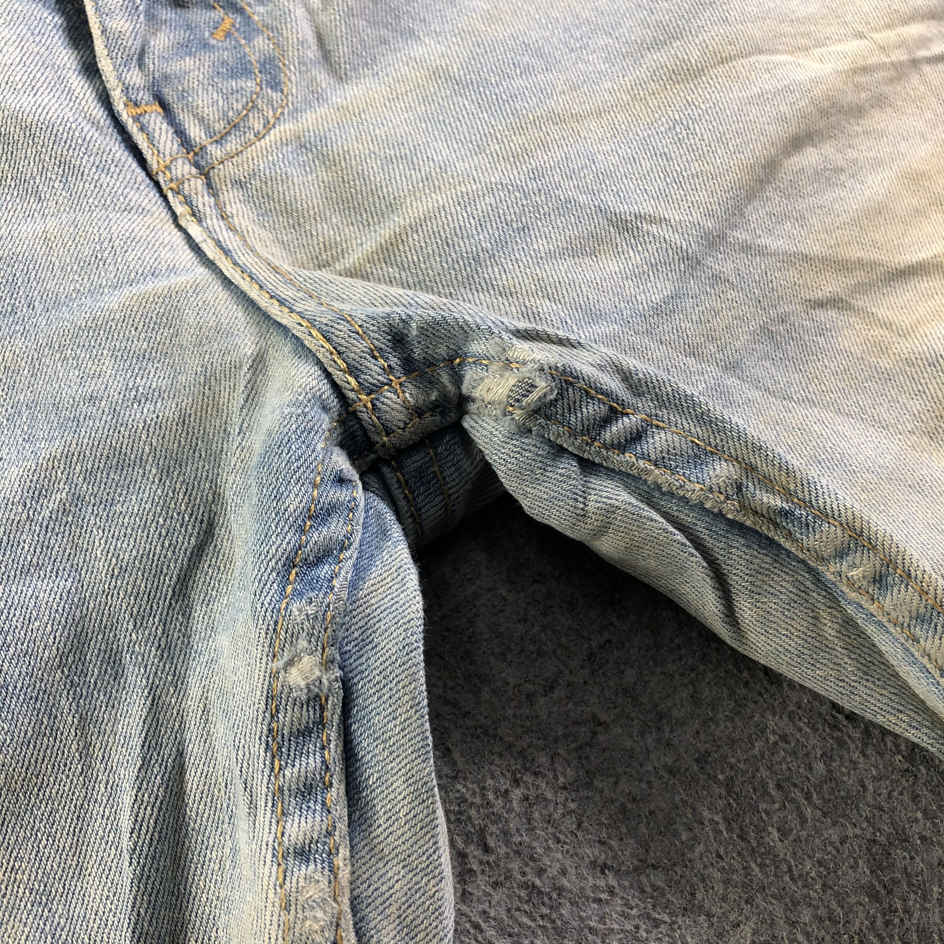 Levi's Vintage Light Wash Levis 502 Jeans-J4173 Size US 35 - 7 Thumbnail