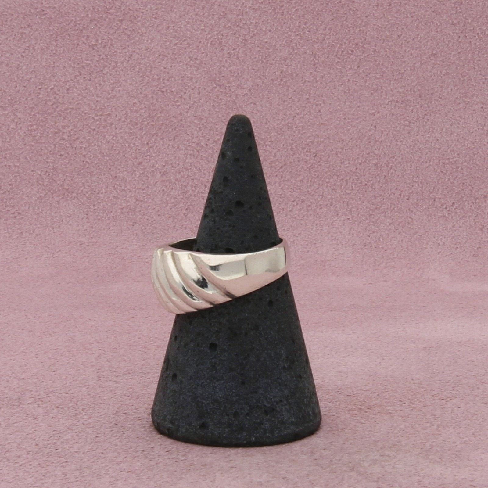 Sterling Silver sterling silver vintage ribbed band ring size 6 Size ONE SIZE - 4 Thumbnail