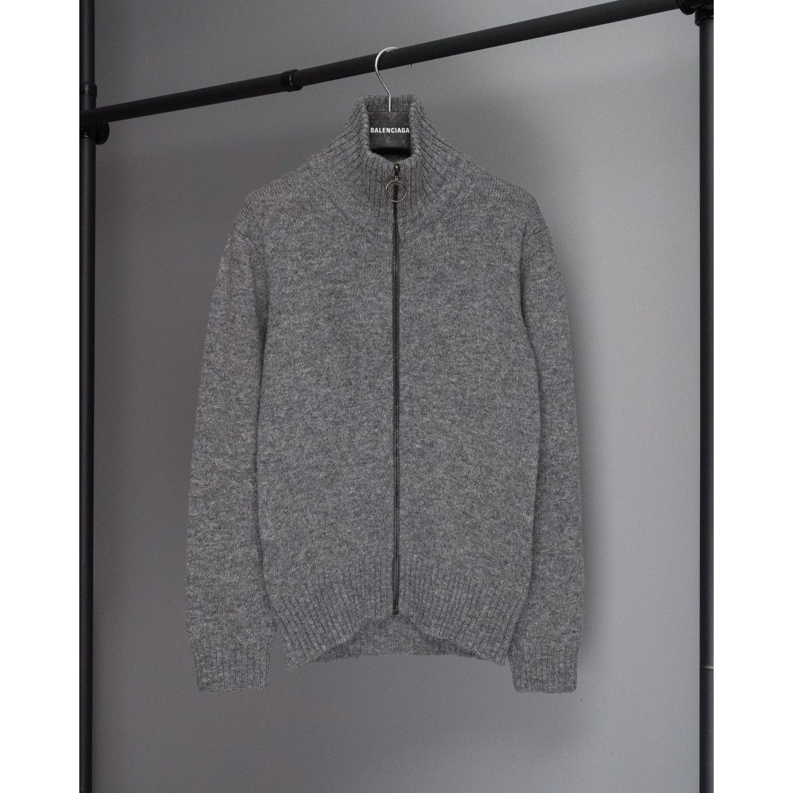 Prada Vintage prada grey knit wool zip logo sweater Size US S / EU 44-46 / 1 - 1 Thumbnail