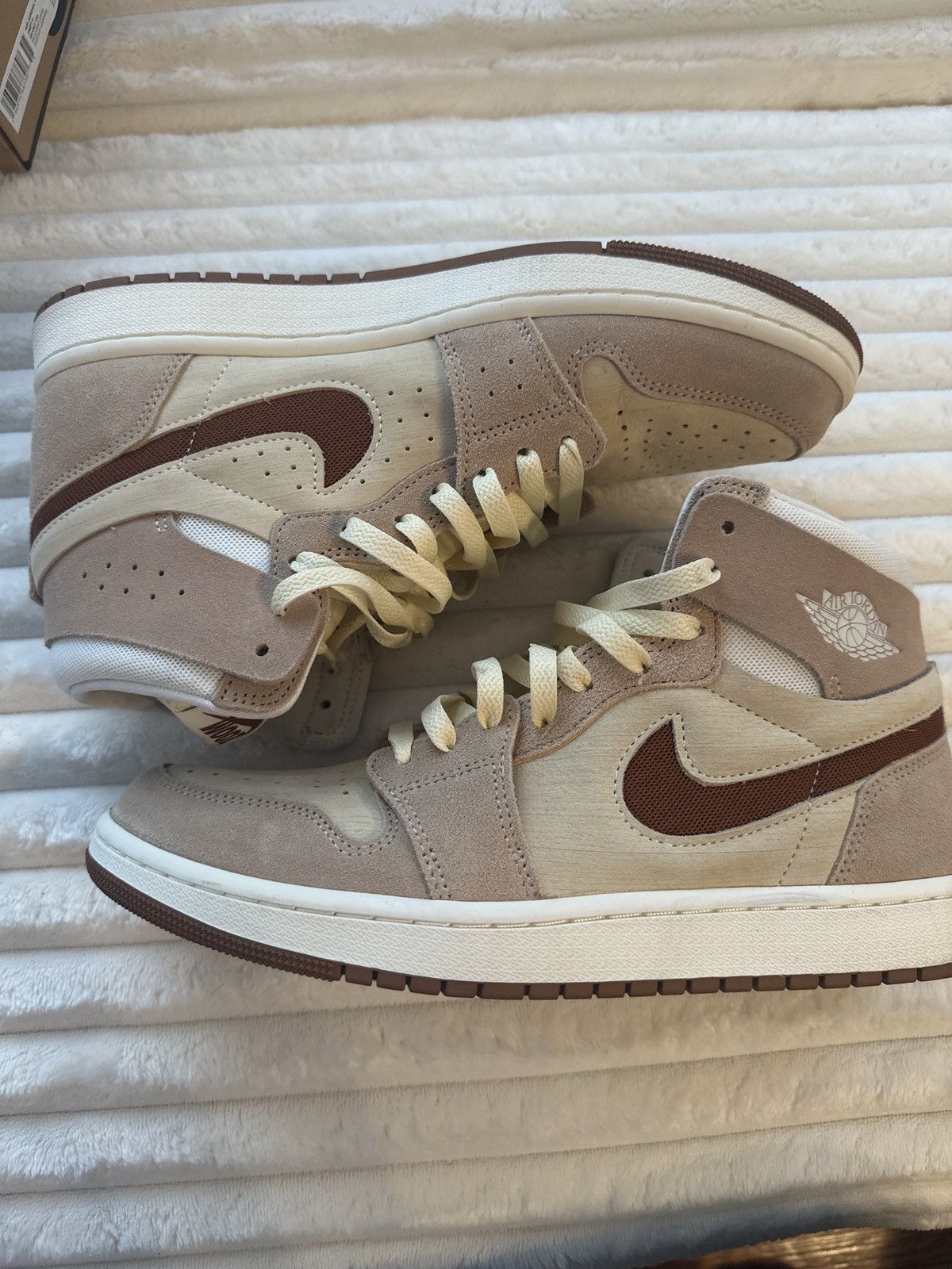 Jordan Brand × Nike Air Jordan 1 ZM Air CMFT 2 Size US 9.5 / EU 42-43 - 6 Thumbnail