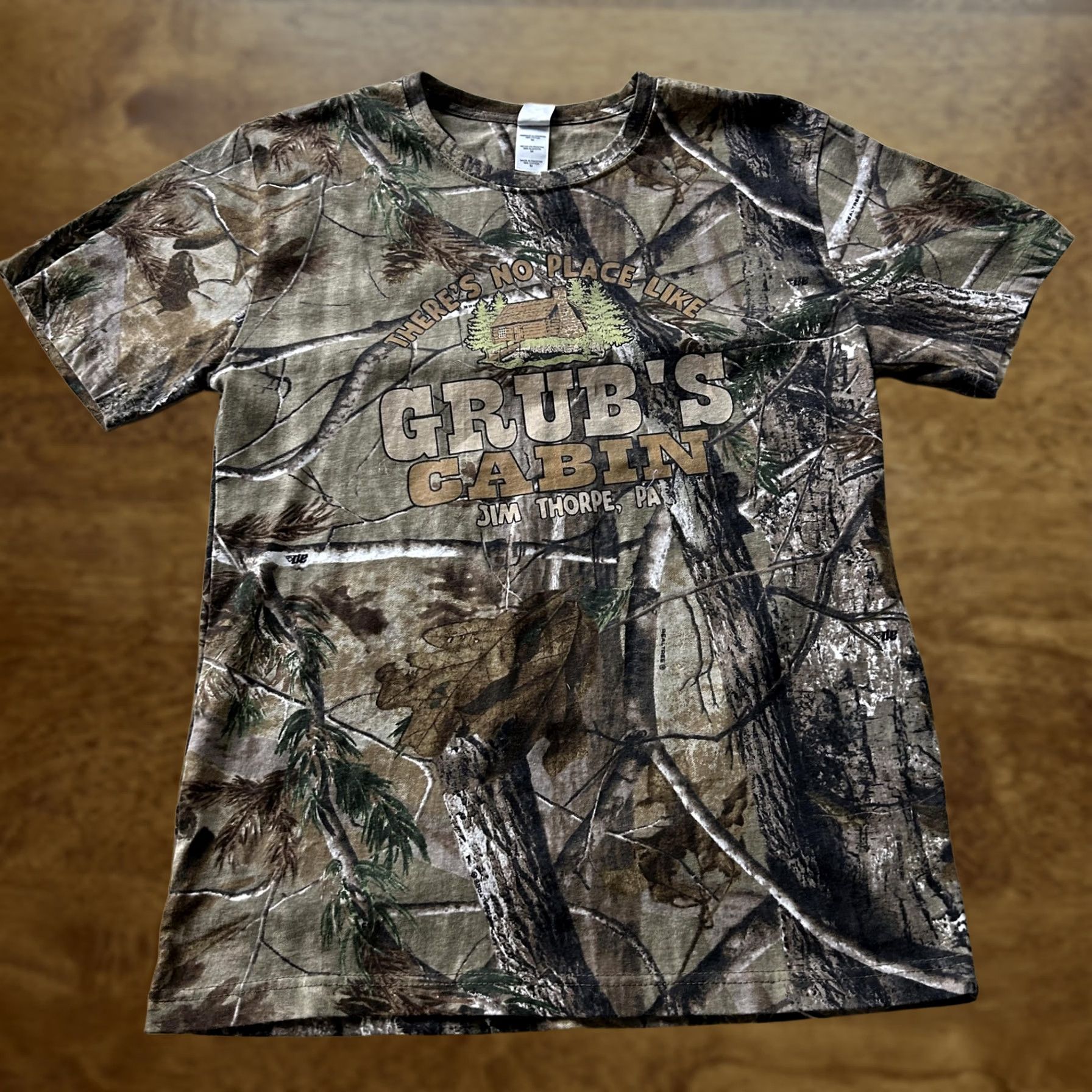 Vintage Y2K Grub'S Cabin Jim Thorpe PA Shirt Mens Medium Brown Camo Tee Code V Size US M / EU 48-50 / 2 - 1 Thumbnail
