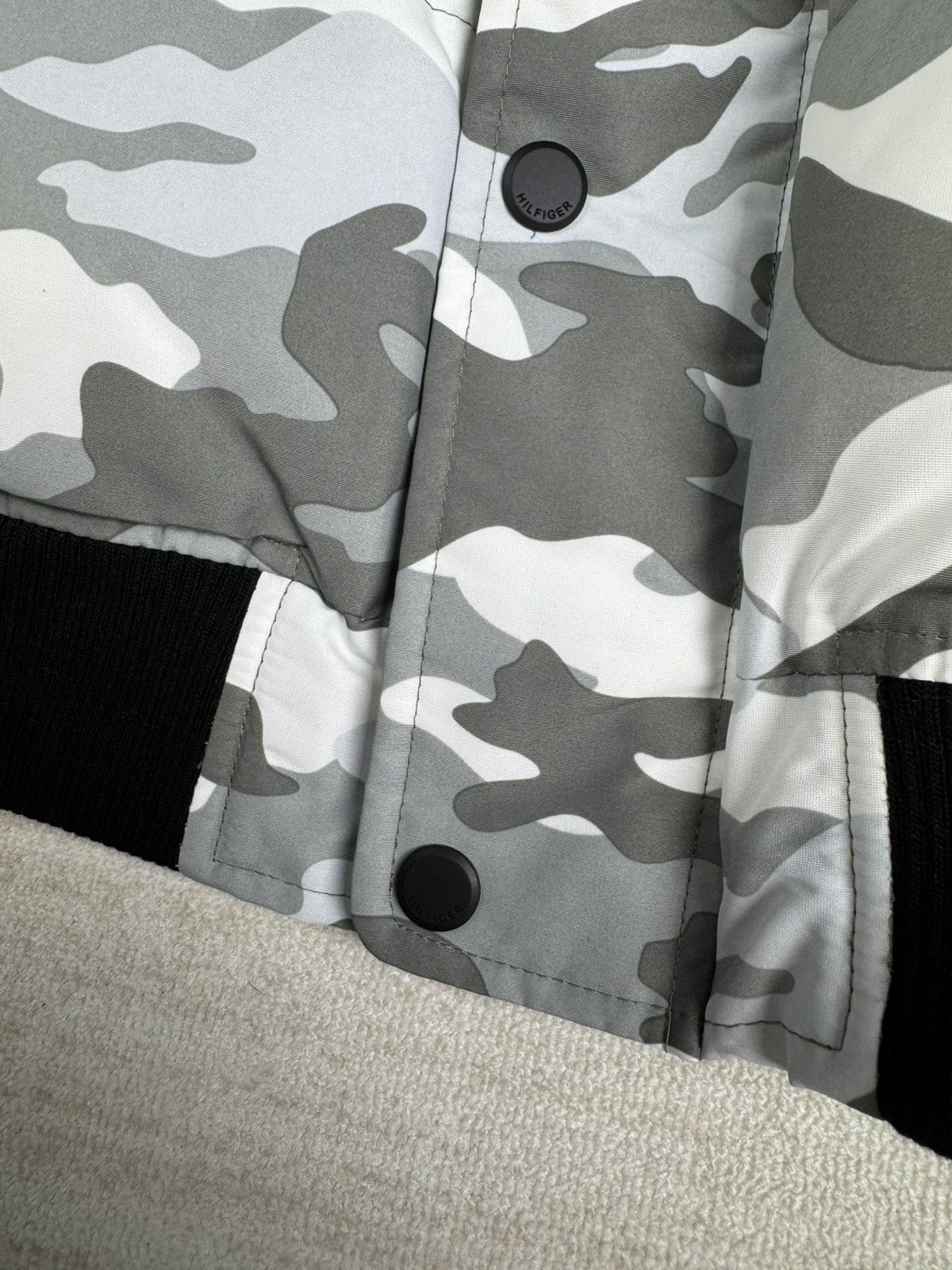Tommy Hilfiger Snow camo puffer Size US M / EU 48-50 / 2 - 5 Thumbnail