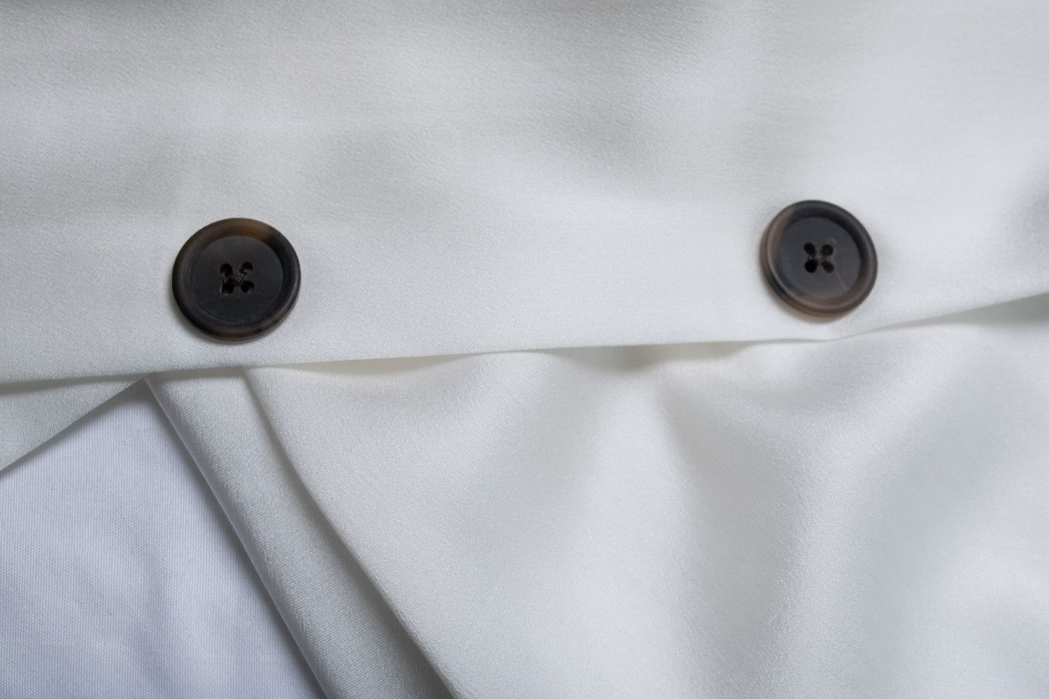 WINNIE Winnie NY, White shiny shirt Size US L / EU 52-54 / 3 - 7 Thumbnail