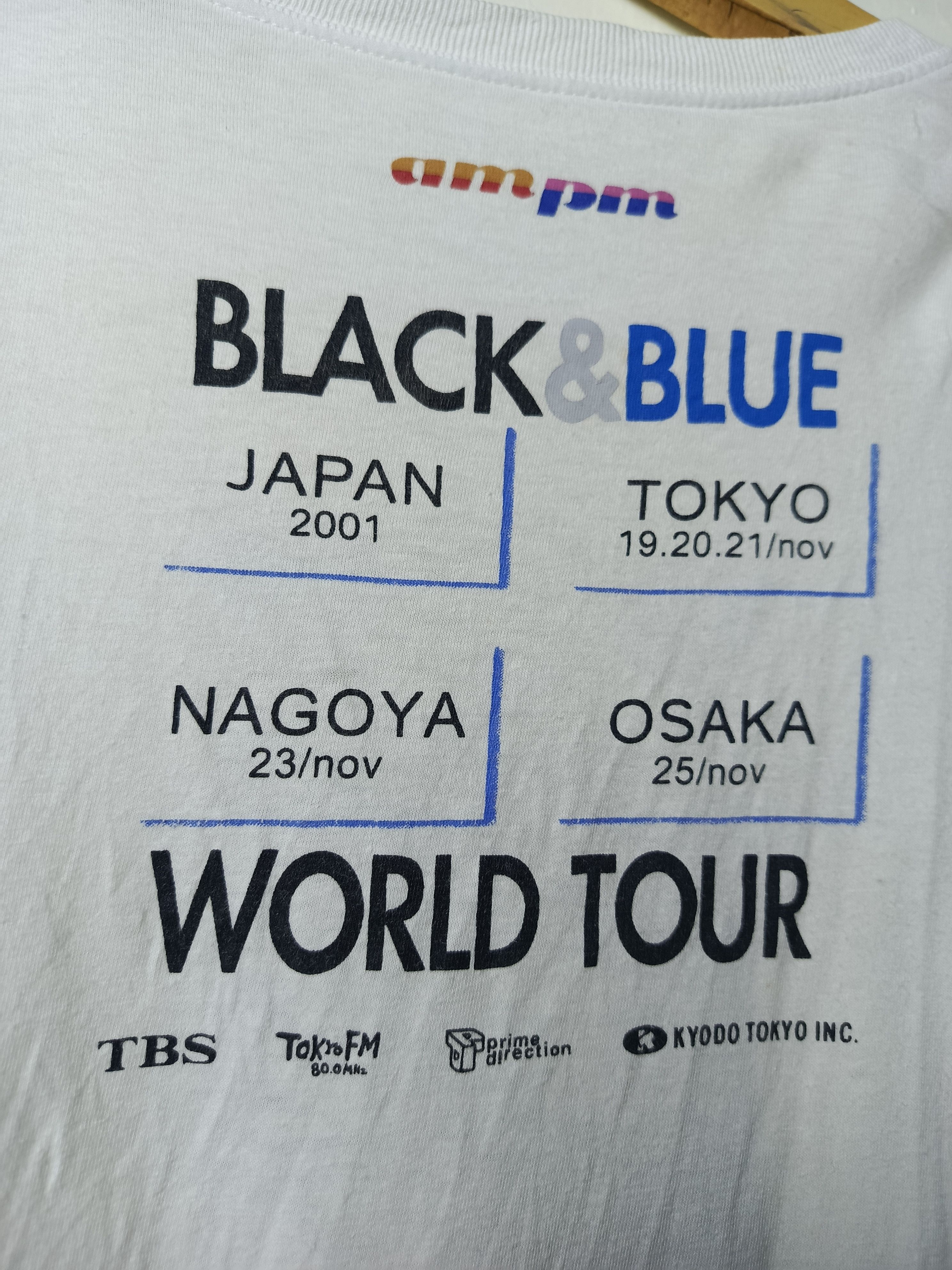 Band Tees Backstreet boys black & blue world Tour 2001 Size US M / EU 48-50 / 2 - 6 Thumbnail