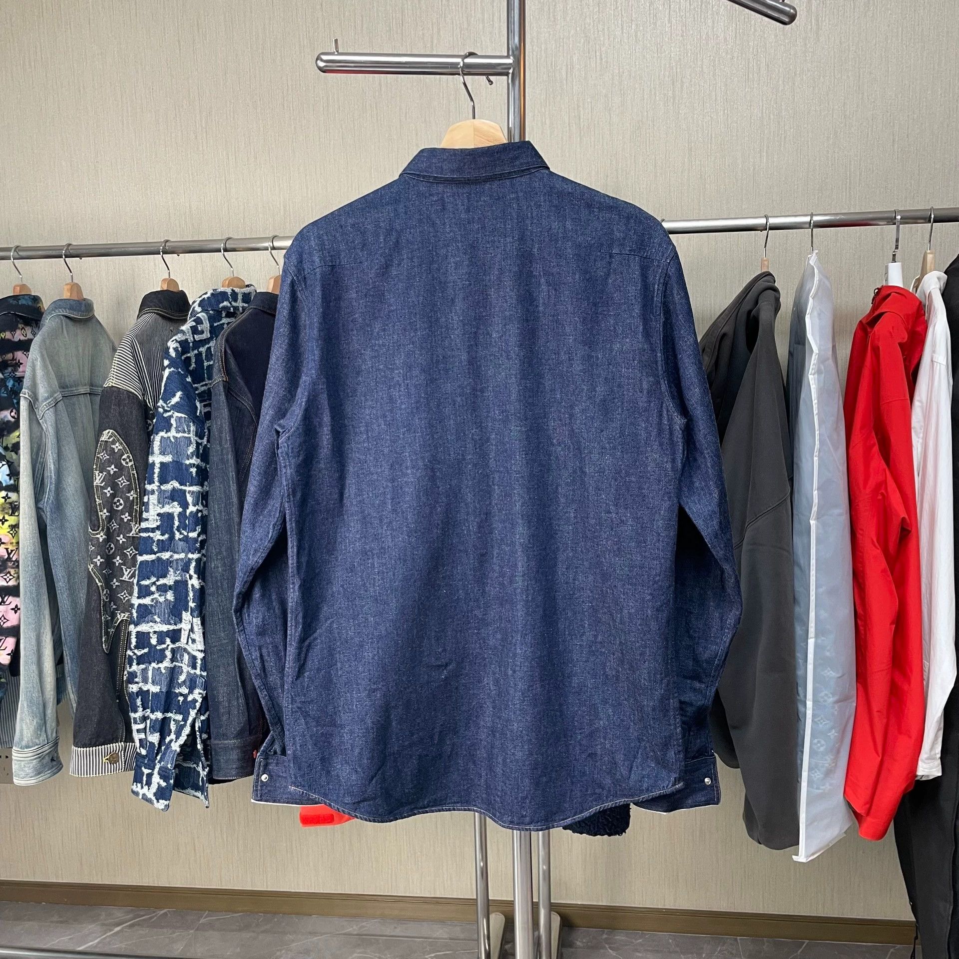 Dior Dior Blue Denim Shirt (Worn Once, Size 39) Size US M / EU 48-50 / 2 - 2 Thumbnail