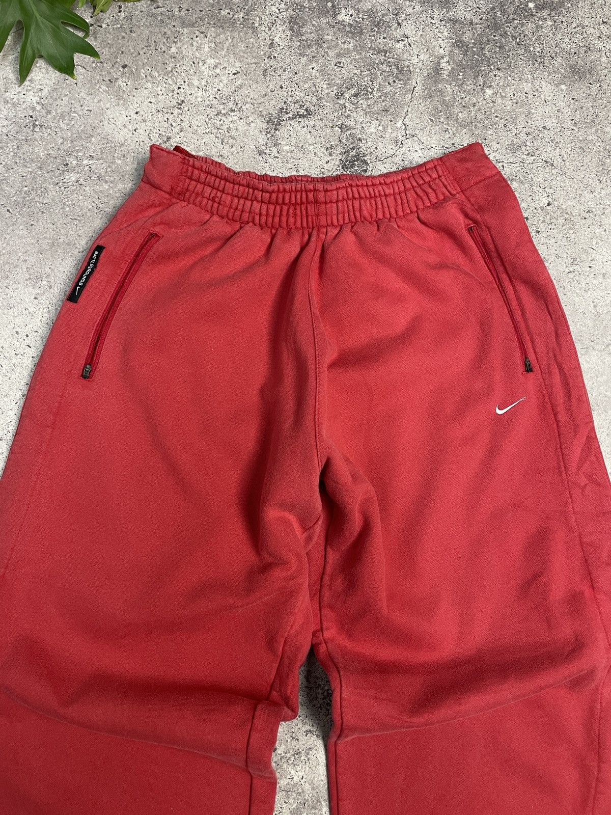 Vintage Vintage 00s Nike Drill Sweet Red Track Pants Swoosh Logo Size US 34 / EU 50 - 4 Thumbnail