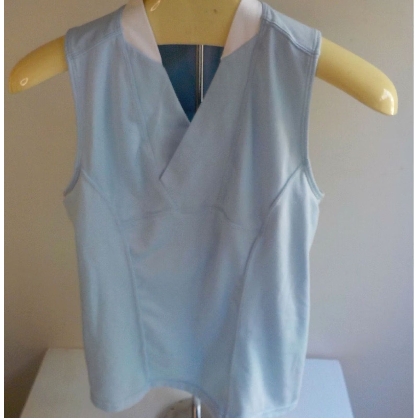 Nike Nike Fit Dry V-neck Women's Training Tank Top Light Blue/White M NEW WITH TAGS Size M / US 6-8 / IT 42-44 - 2 Thumbnail