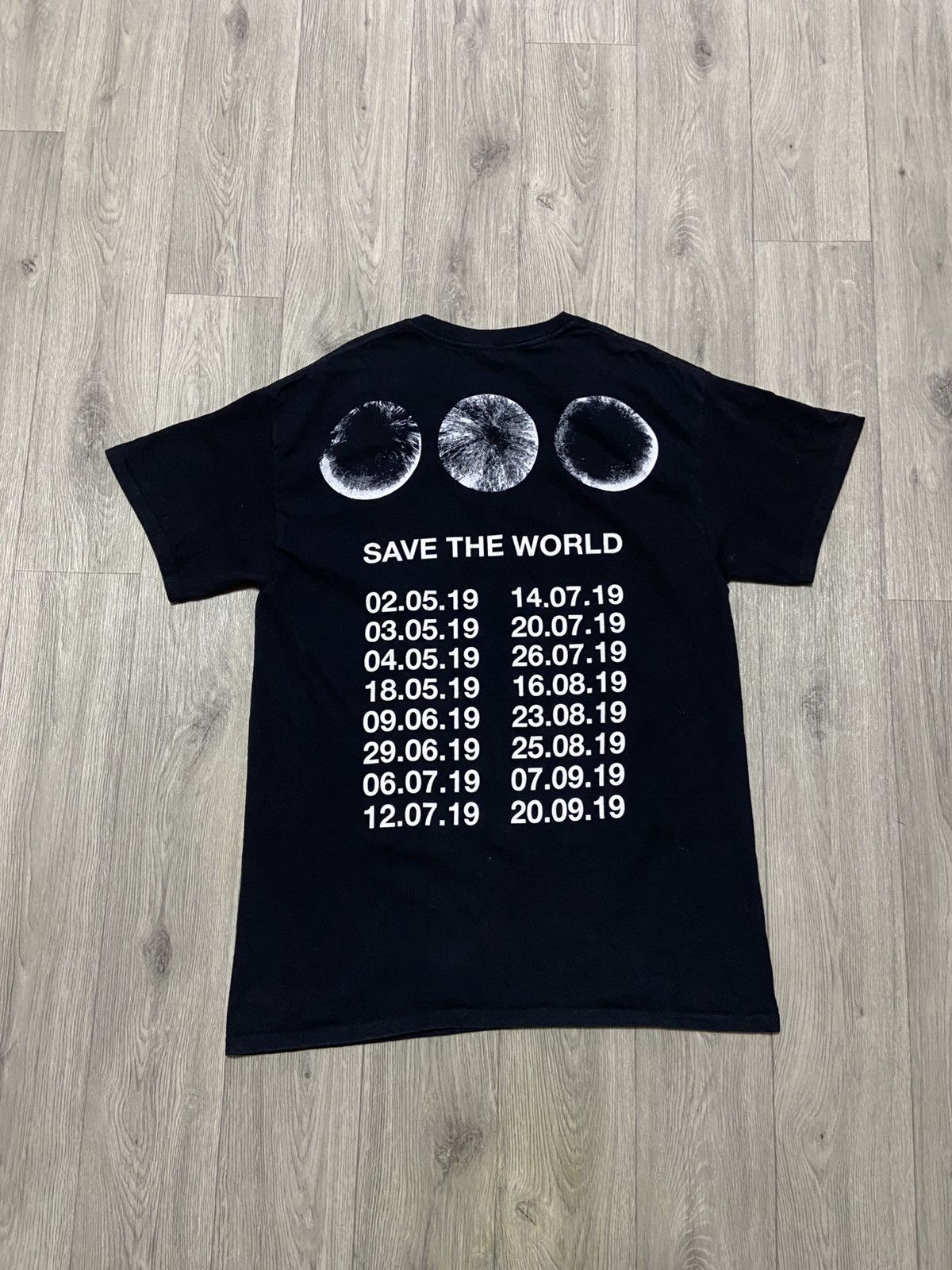 Band Tees Swedish House Mafia Save The World tour t shirt Size US S / EU 44-46 / 1 - 5 Thumbnail
